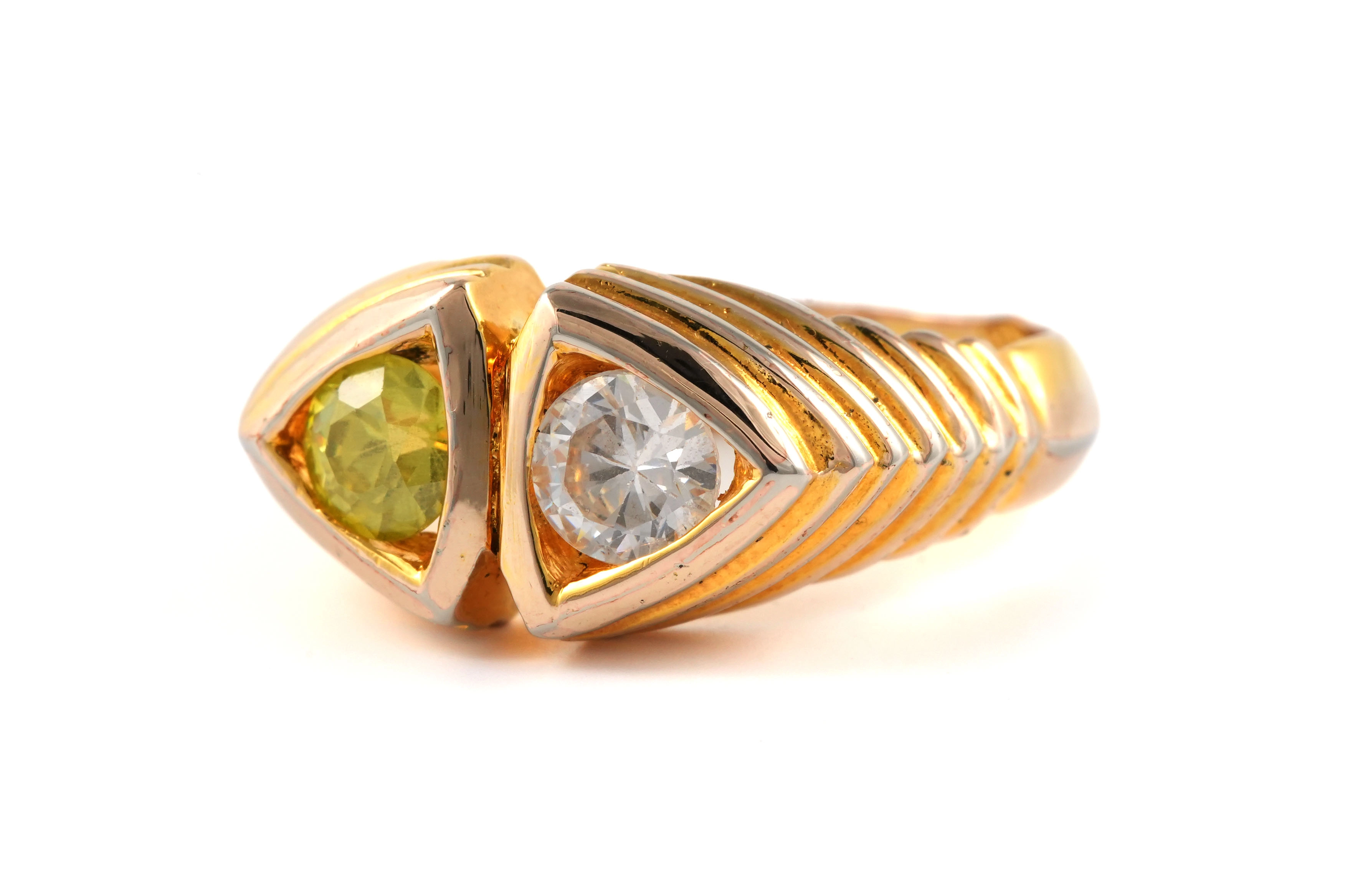 Bague contemporaine en vermeil (argent 925) sertie de zirconiums - - 2
