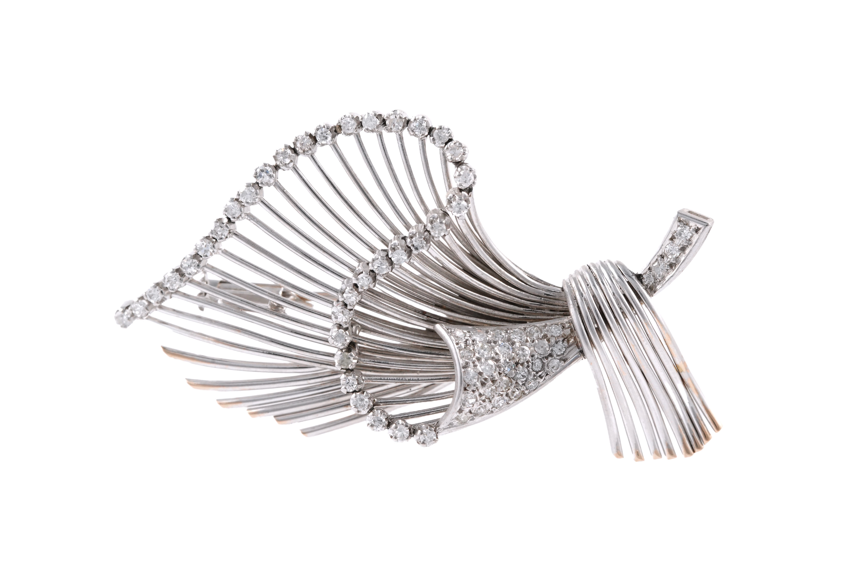 Broche Années 50 en or blanc 18 carats sertie de diamants taille "8/8" - - 1