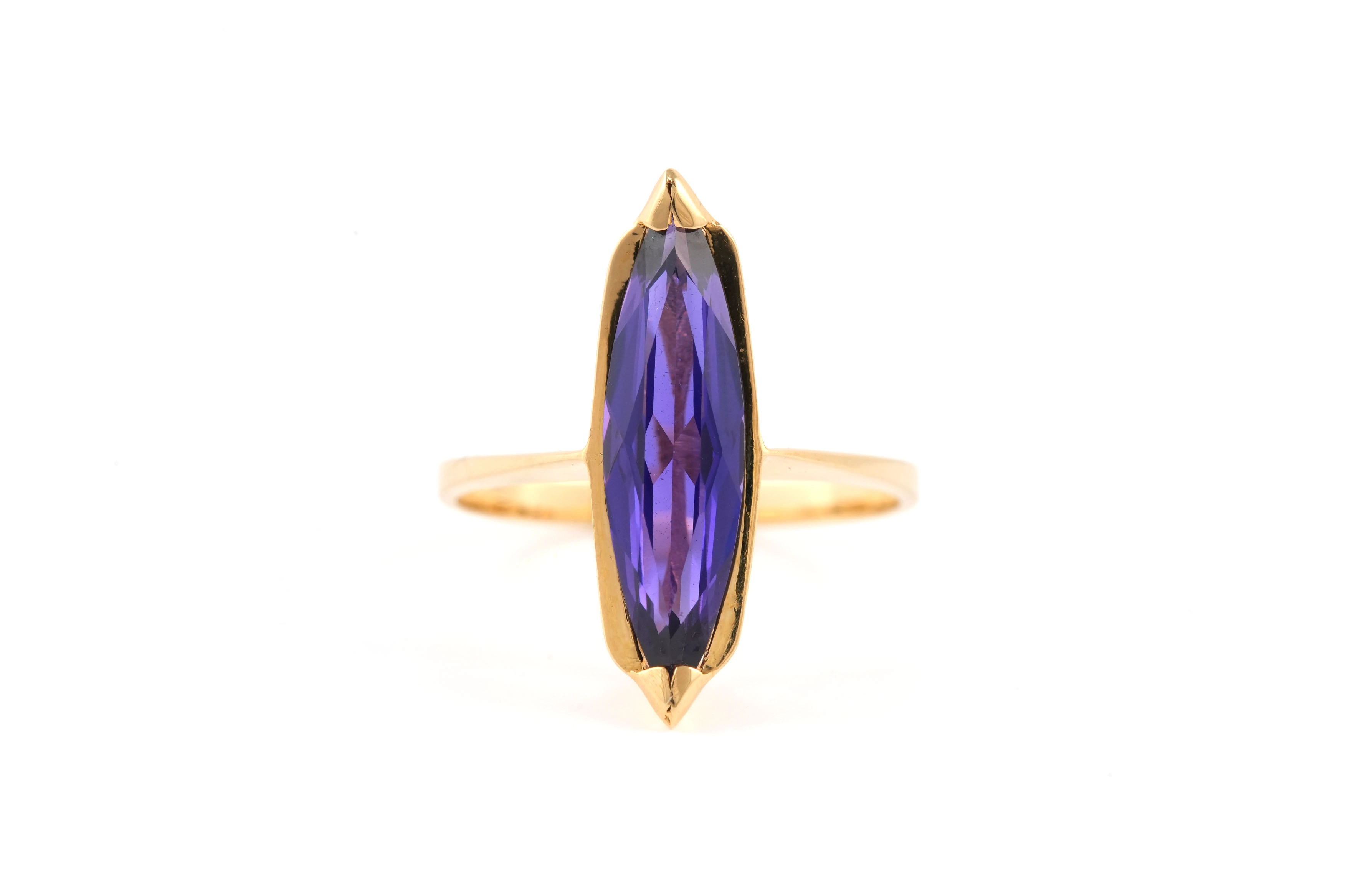Bague contemporaine en or jaune 18 carats sertie d''une améthyste - - 1