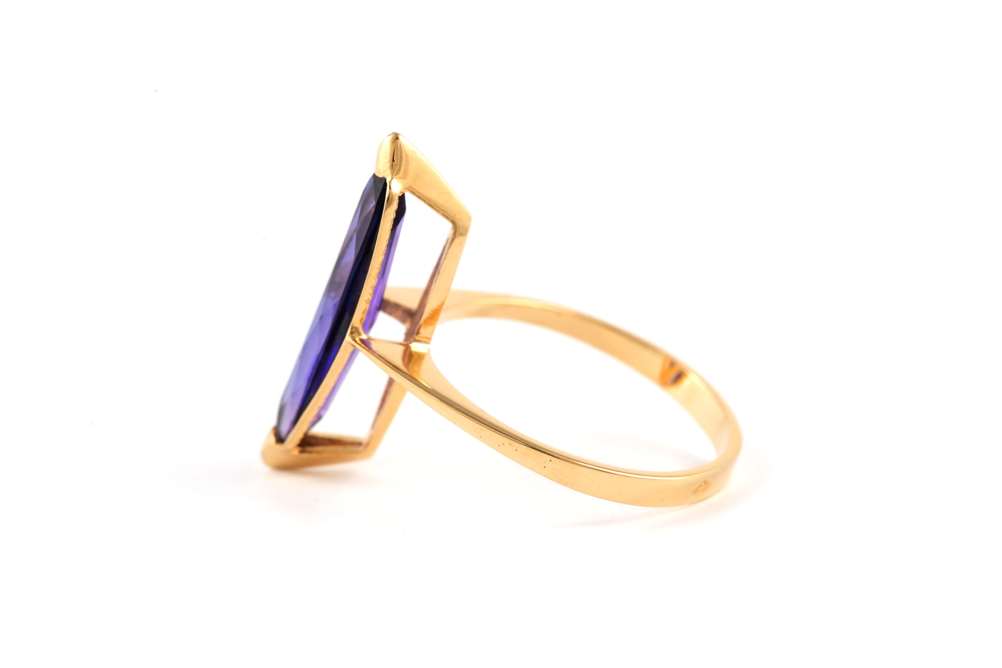Bague contemporaine en or jaune 18 carats sertie d''une améthyste - - 3