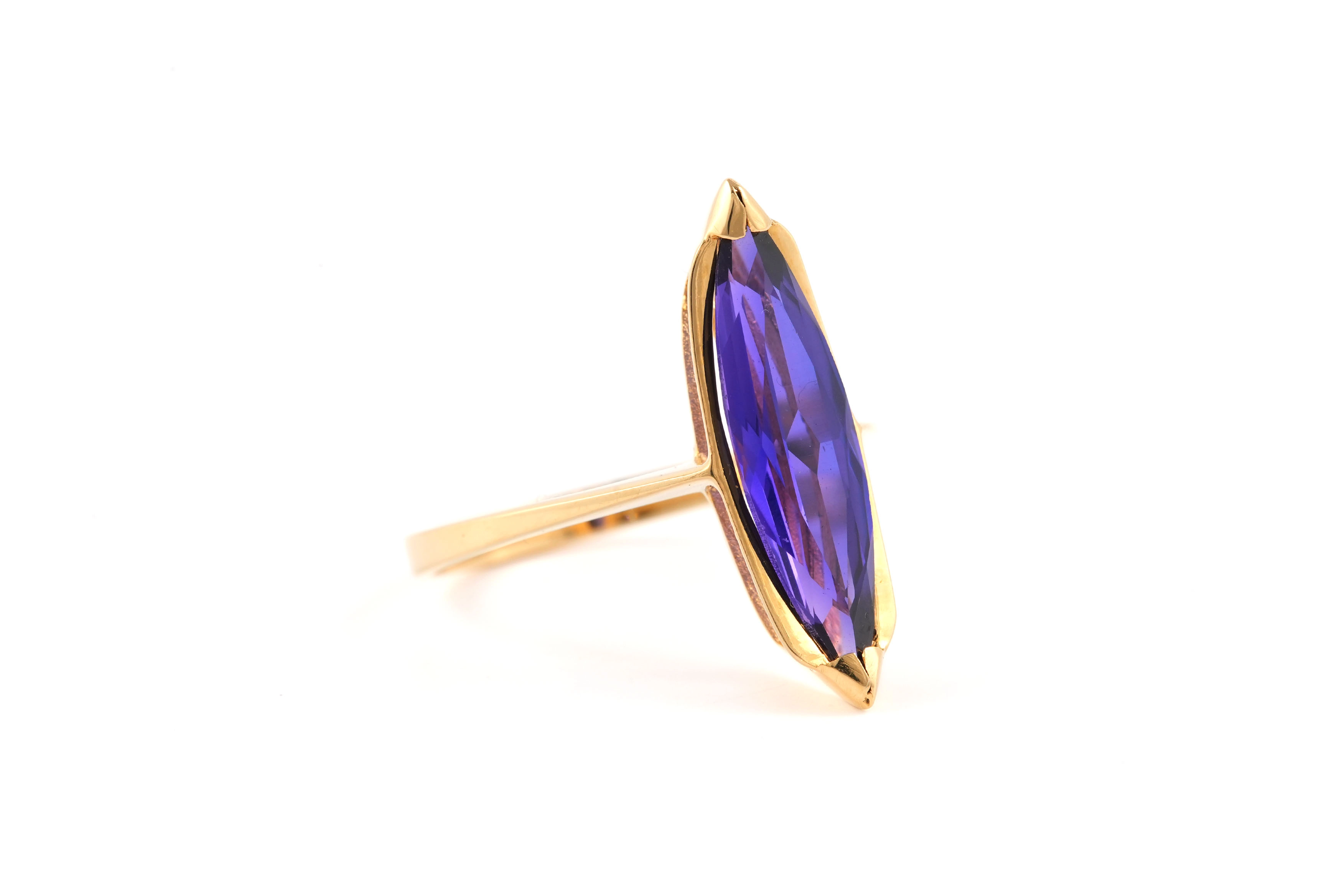 Bague contemporaine en or jaune 18 carats sertie d''une améthyste - - 6