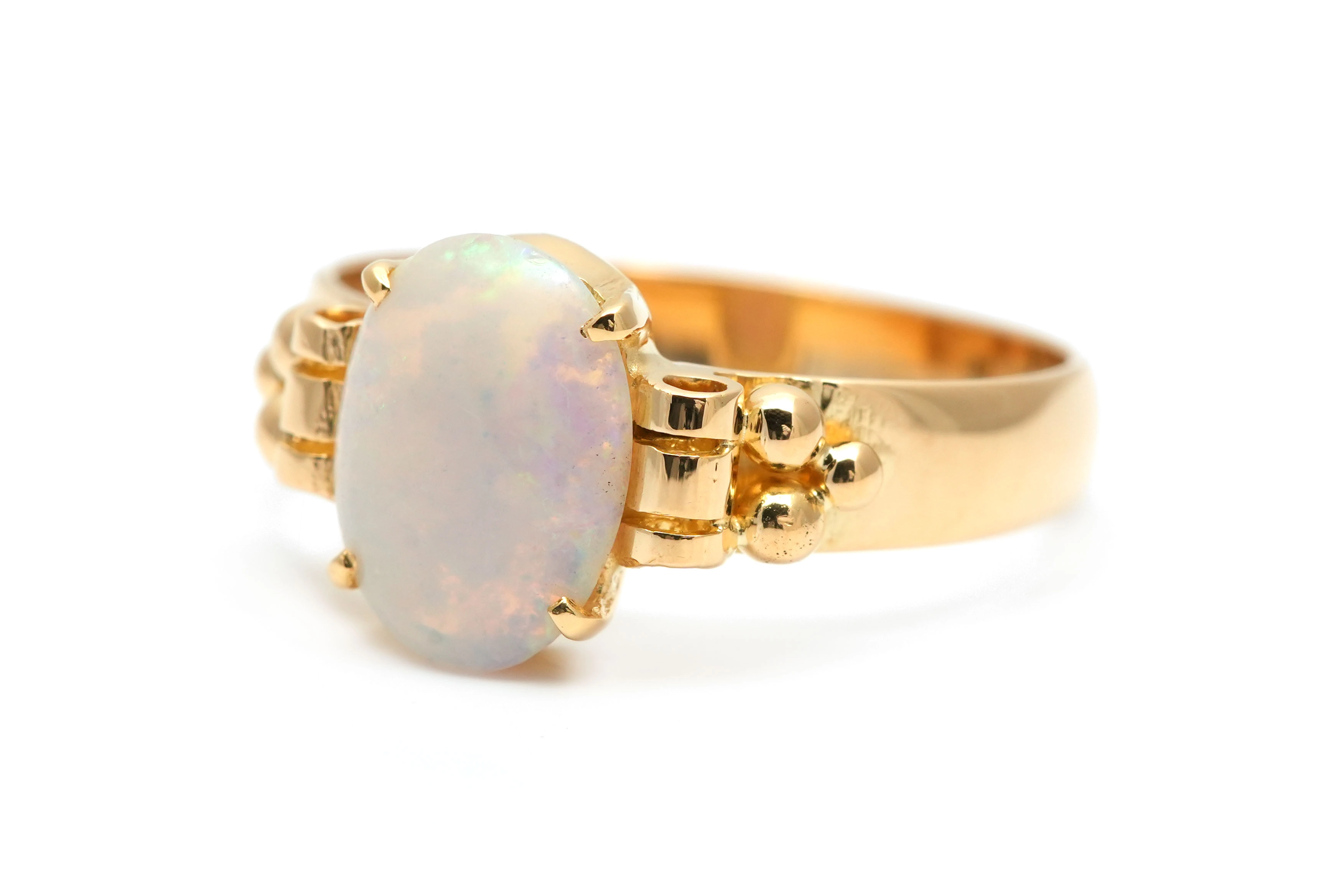 Bague contemporaine en or jaune 18 carats sertie d'une opale - - 2