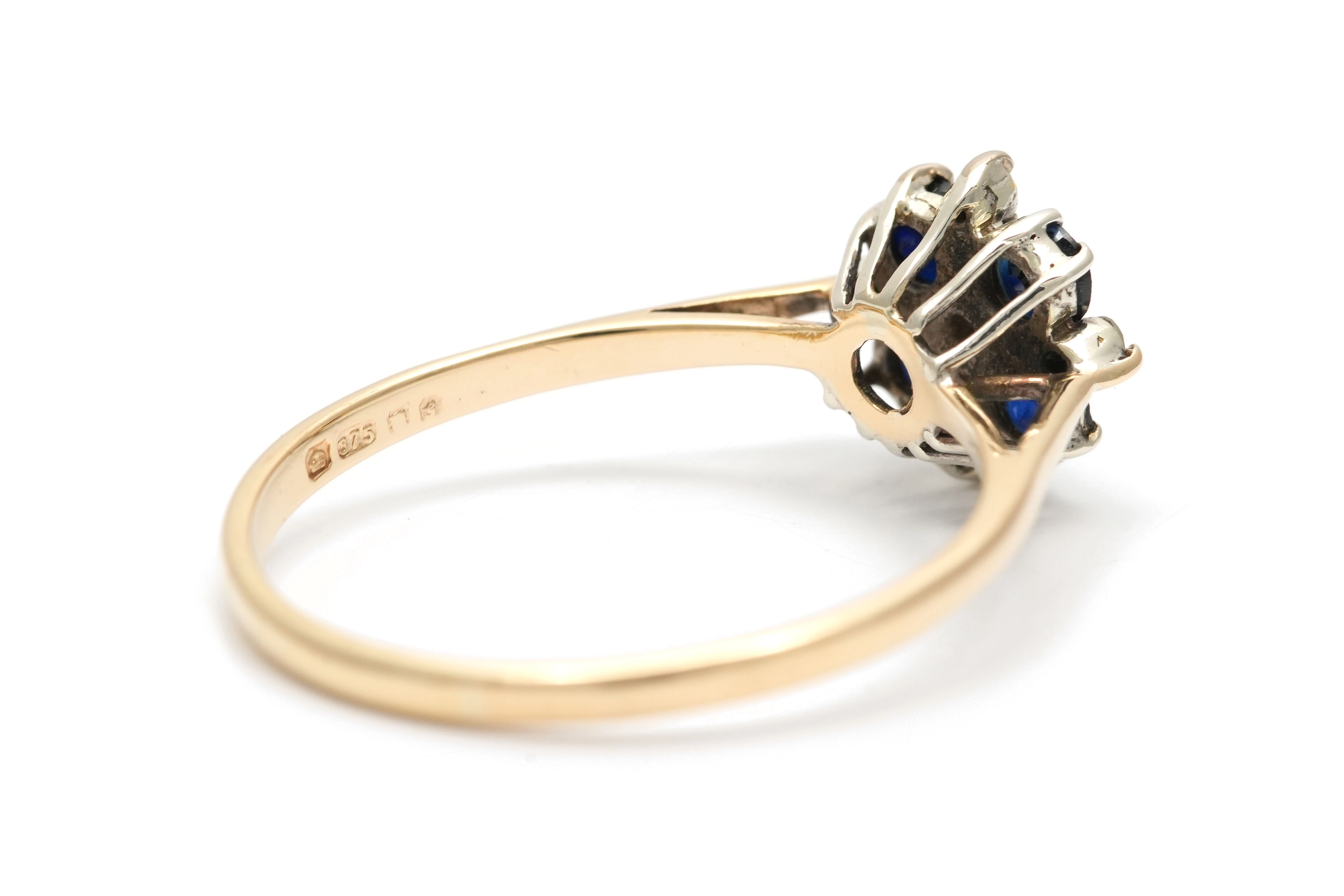 Bague contemporaine en or jaune 9 carats sertie de saphirs et de diamants taille "brillant" (+-0.12ct) - - 6