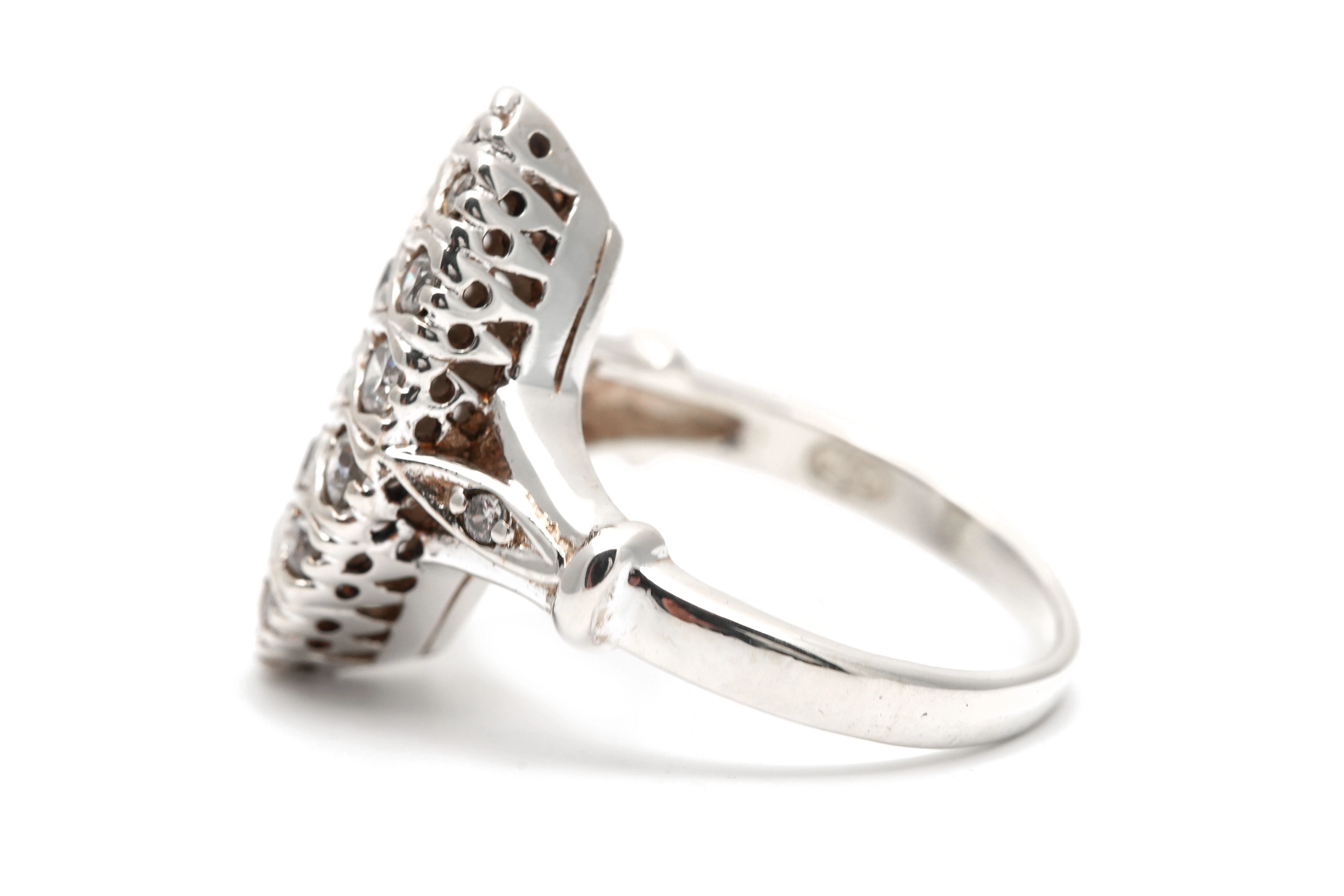 Bague contemporaine en argent 925 sertie de zirconiums - - 3
