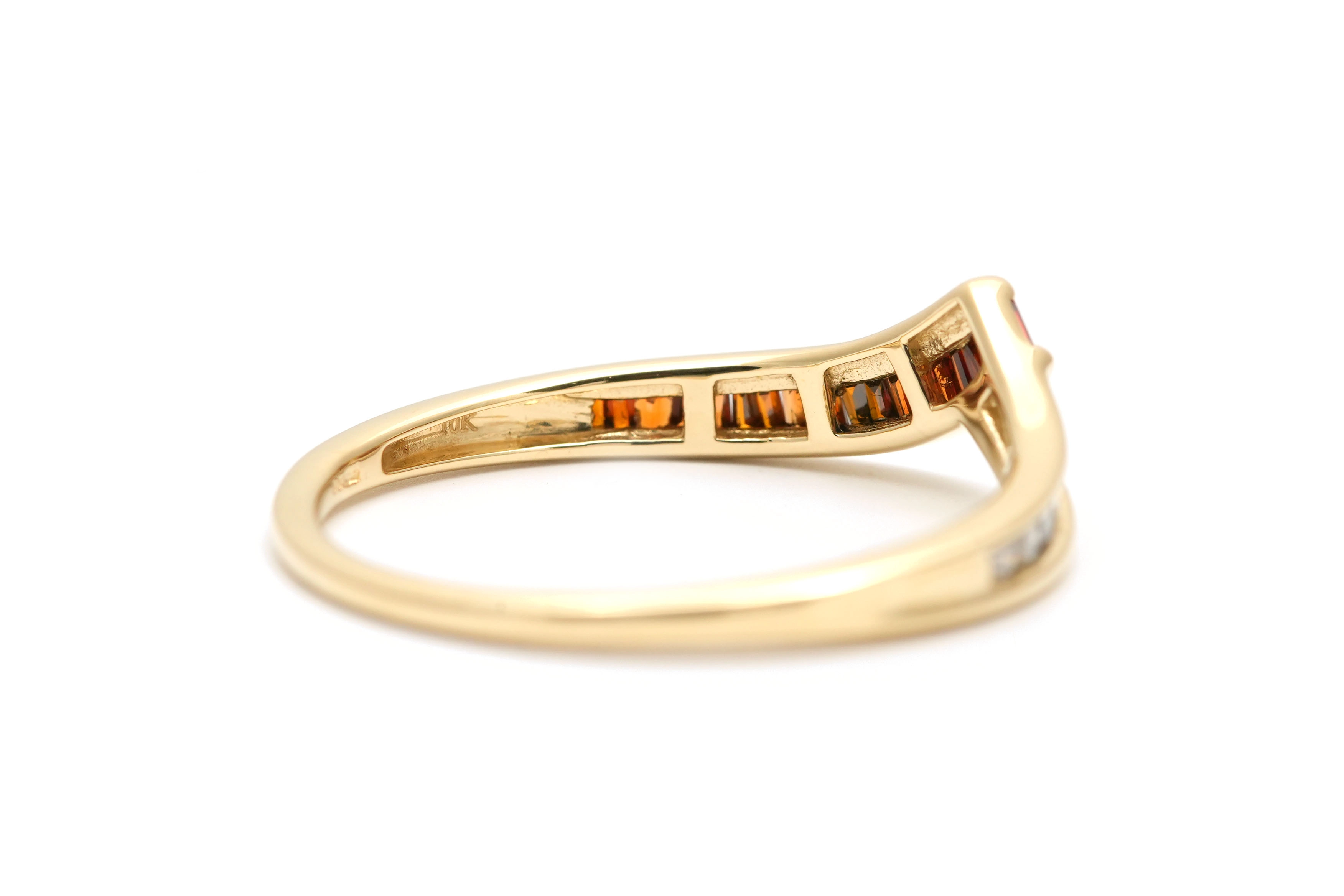 Bague contemporaine en or jaune 9 carats sertie de diamants taille "8/8" et "baguette" - - 5