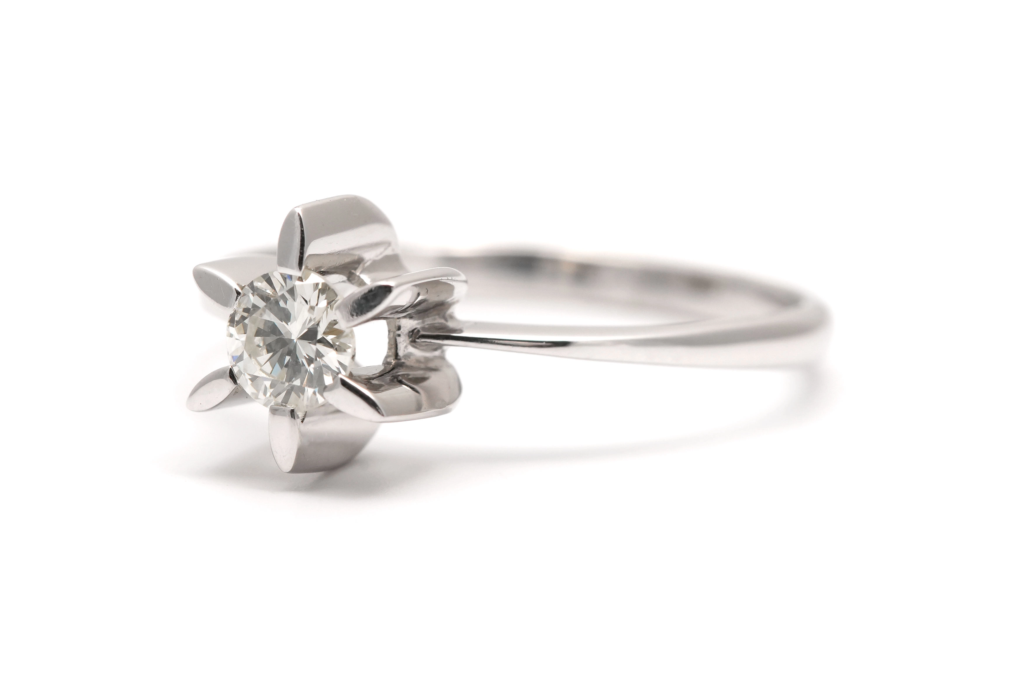 Bague Années 70 en or blanc 18 carats sertie d'un diamant taille "brillant" (+-0.40 ct) - - 2