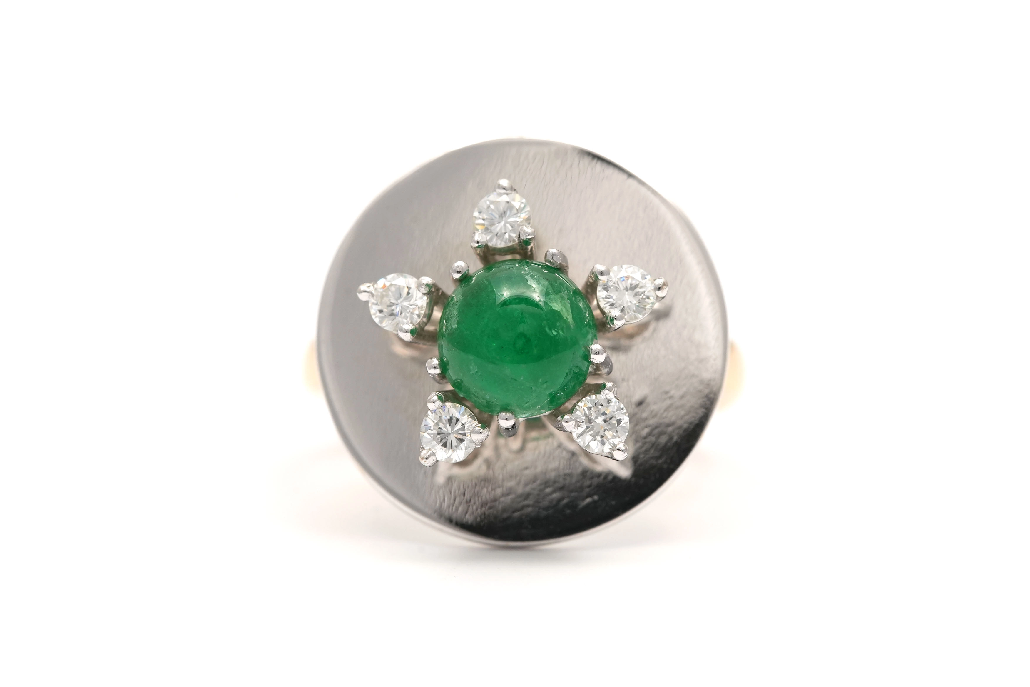 Bague Années 70 en or jaune et blanc 18 carats sertie d'une émeraude et de diamants taille "brillant" (+- 0.25 ct ) - - 1