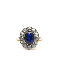 Bague Art Déco en or jaune et blanc 18 carats sertie d'un saphir de synthèse et de diamants taille "rose" - - 1