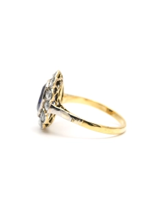 Bague Art Déco en or jaune et blanc 18 carats sertie d'un saphir de synthèse et de diamants taille "rose" - - 3