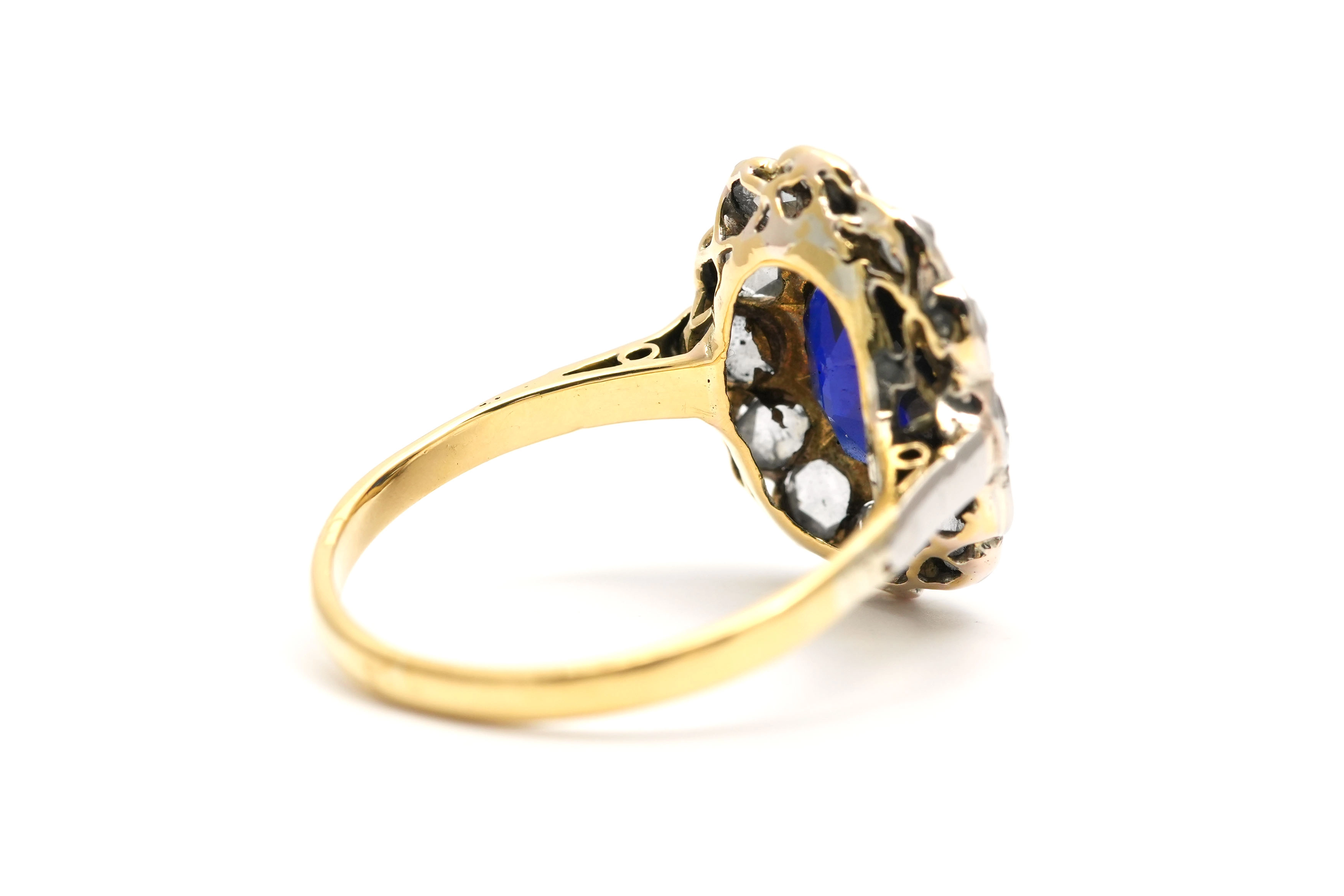 Bague Art Déco en or jaune et blanc 18 carats sertie d'un saphir de synthèse et de diamants taille "rose" - - 5