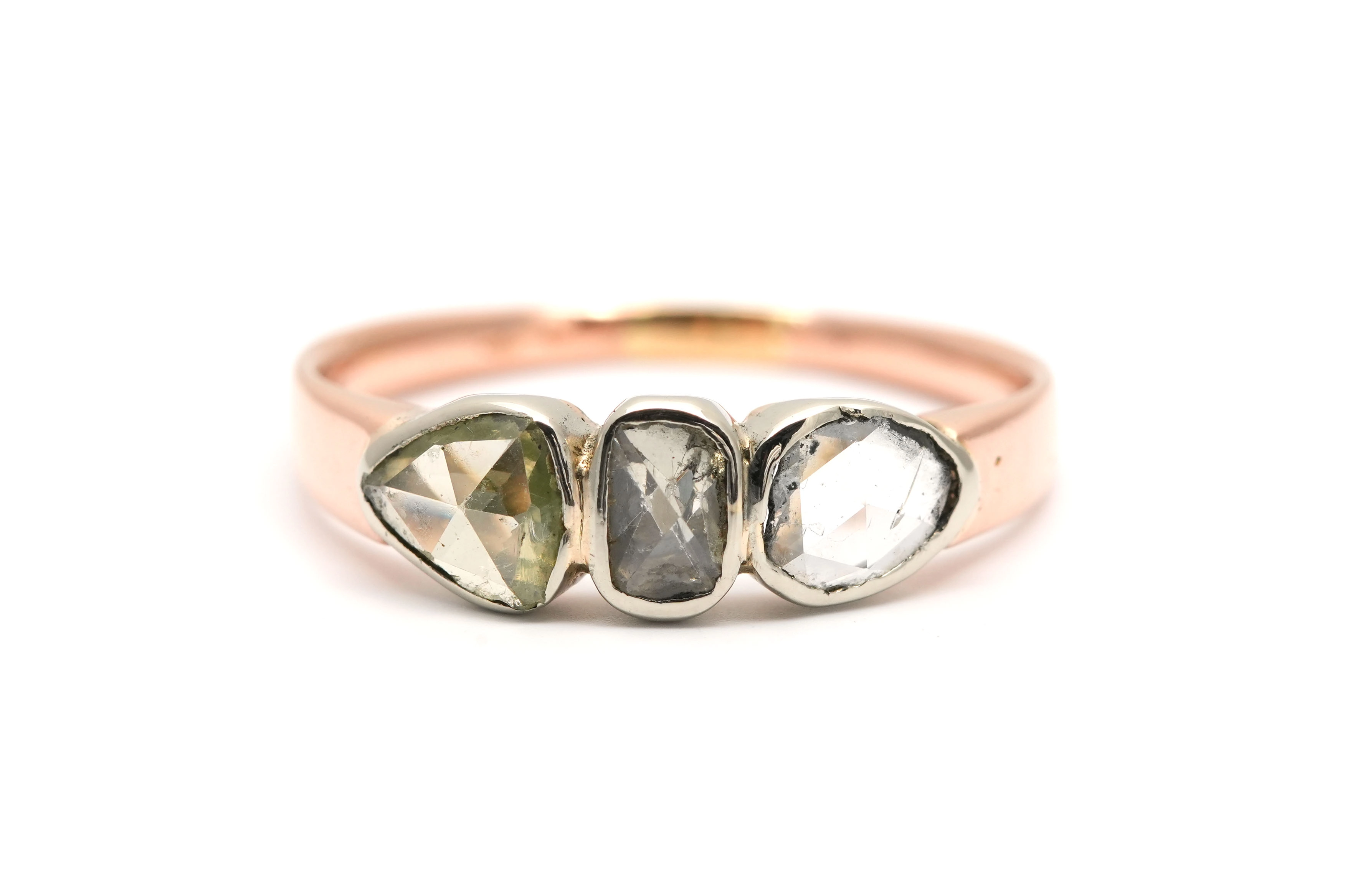 Bague Art Déco en or jaune 18 carats et argent sertie de diamants taille "rose" - - 1
