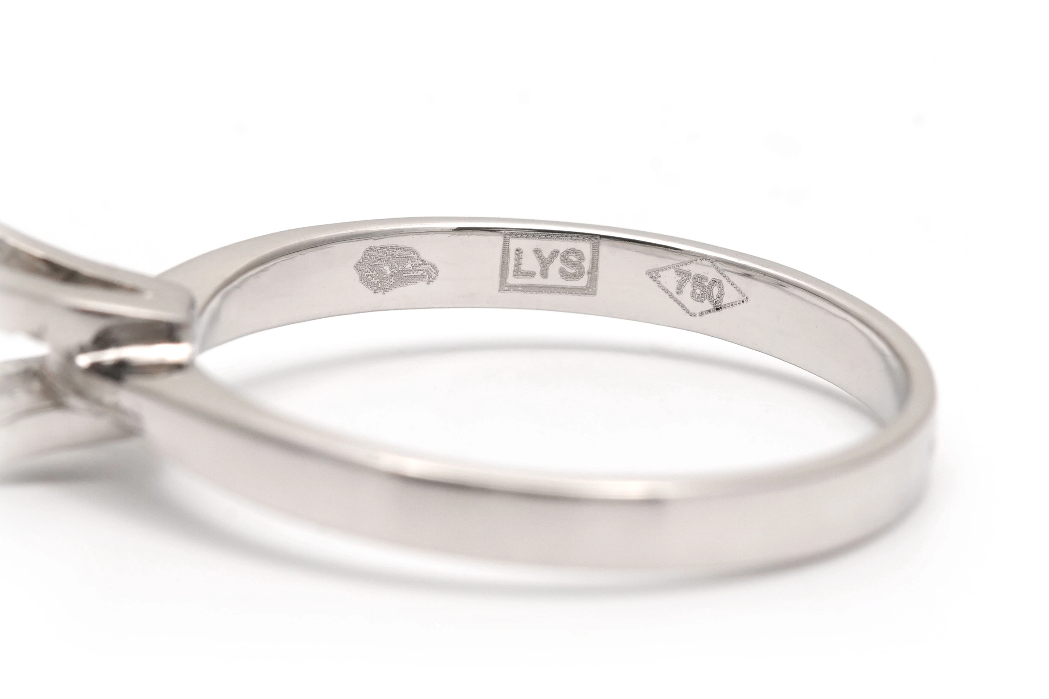 Bague contemporaine en or blanc 18 carats sertie d'un diamant taille "baguette" (+- 0.35 ct) - - 4