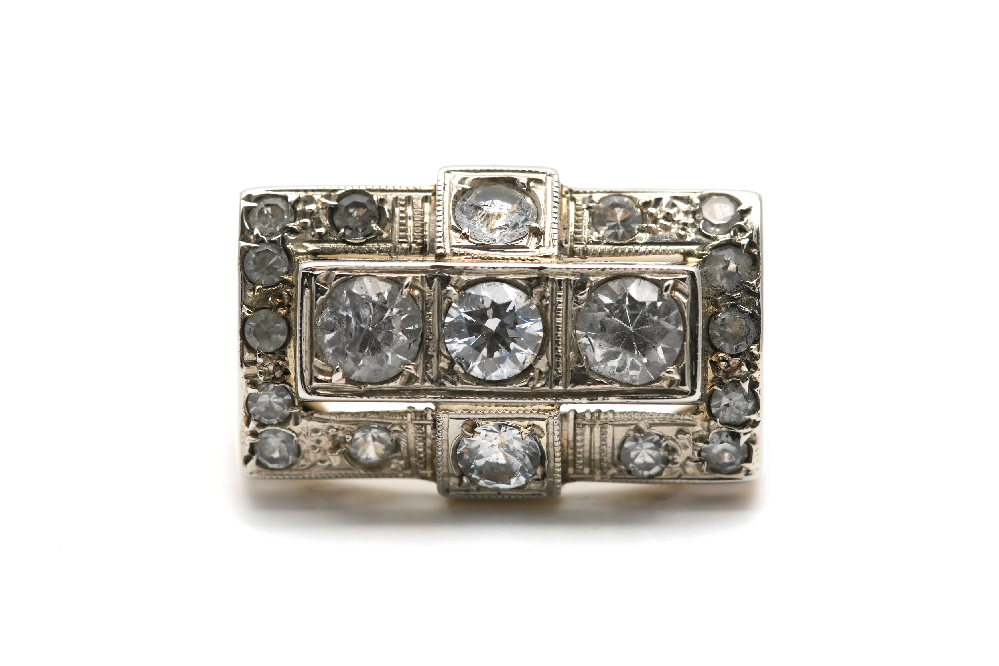 Bague Art Déco en or jaune 9 carats sertie de saphirs de synthèse - - 1