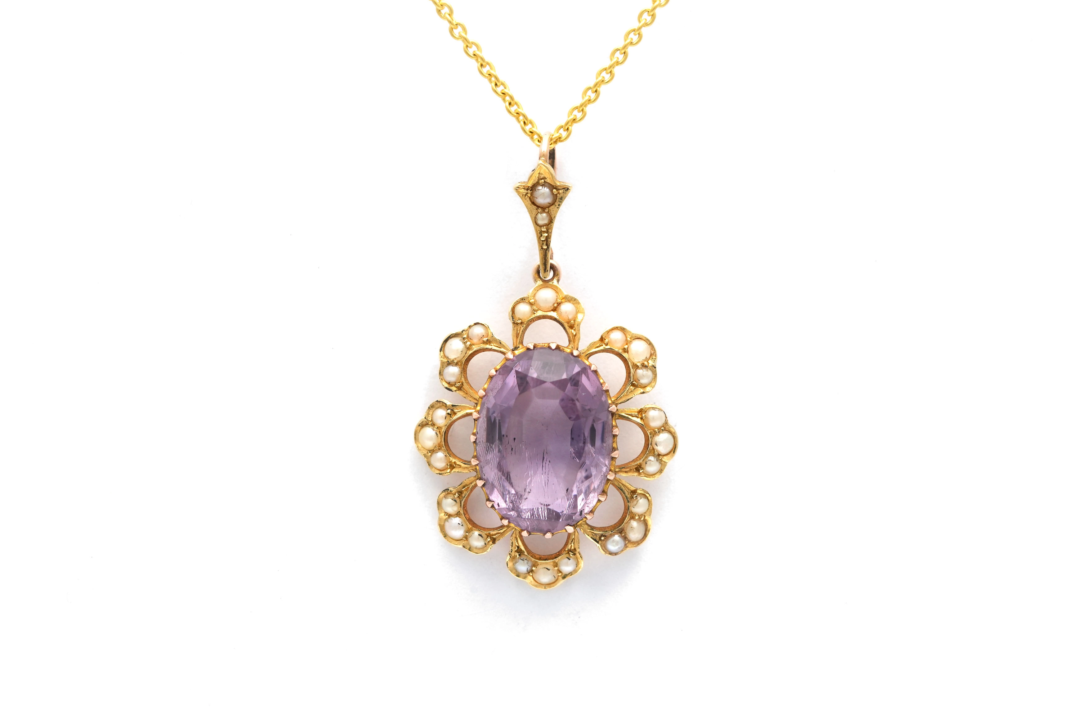 Pendentif Art Nouveau en or jaune 14 carats serti d'une améthyste et de perles - - 1
