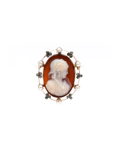 Broche Art Nouveau en or jaune 18 carats sertie d'un camée en agate, de diamants taille "rose" et de perles - - 1
