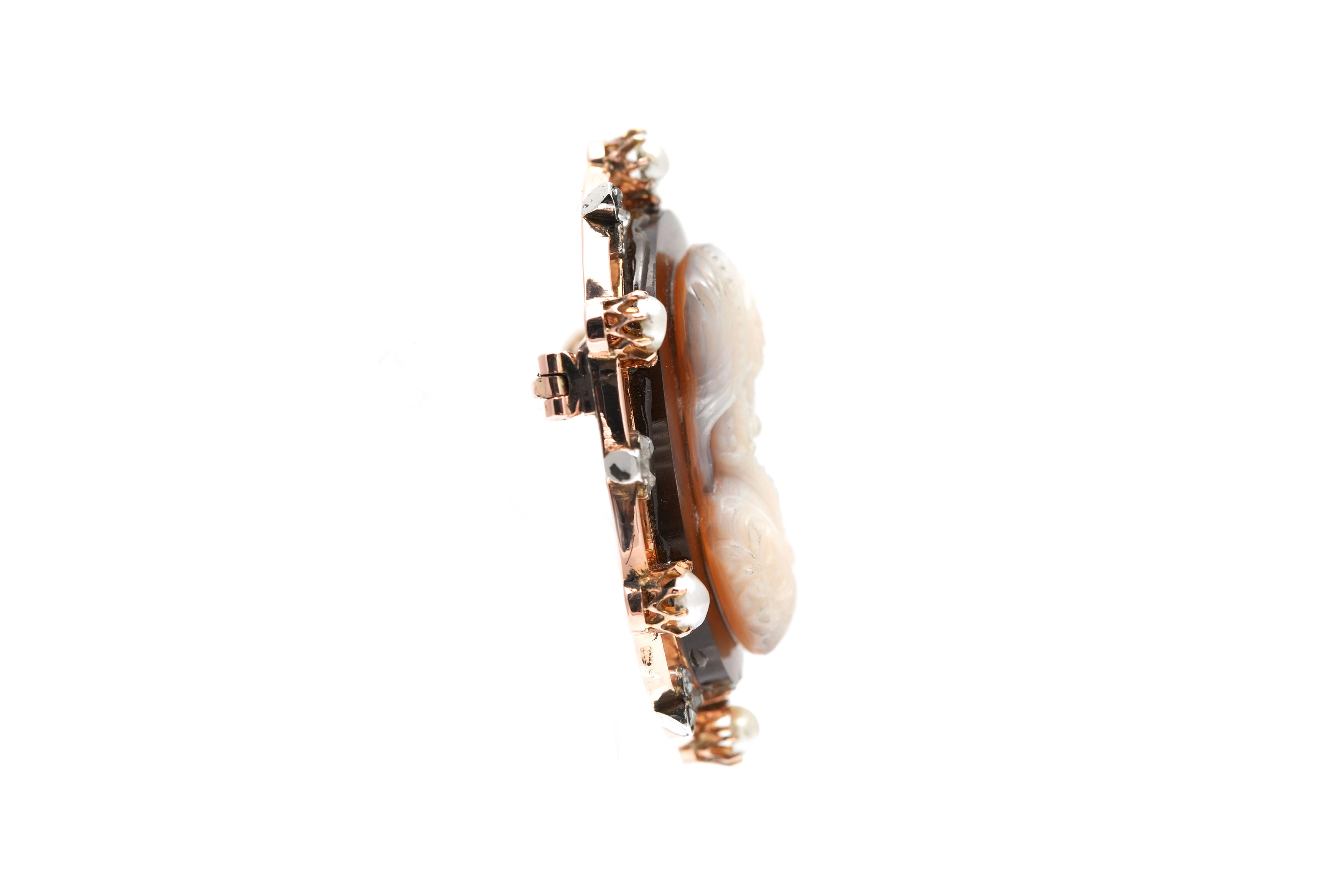 Broche Art Nouveau en or jaune 18 carats sertie d'un camée en agate, de diamants taille "rose" et de perles - - 5