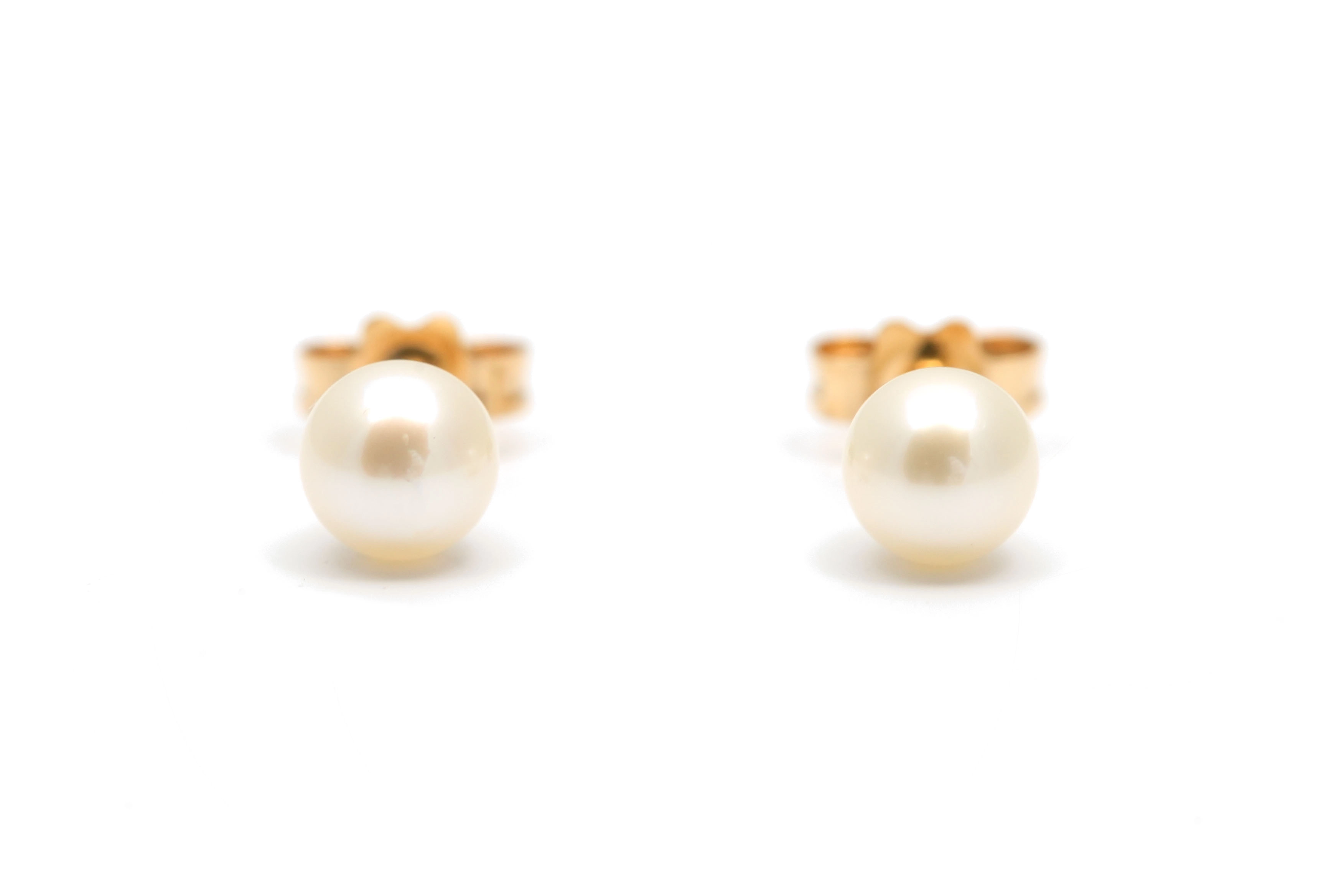 Boucles d'oreilles contemporaines en or jaune 18 carats serties de perles - - 1