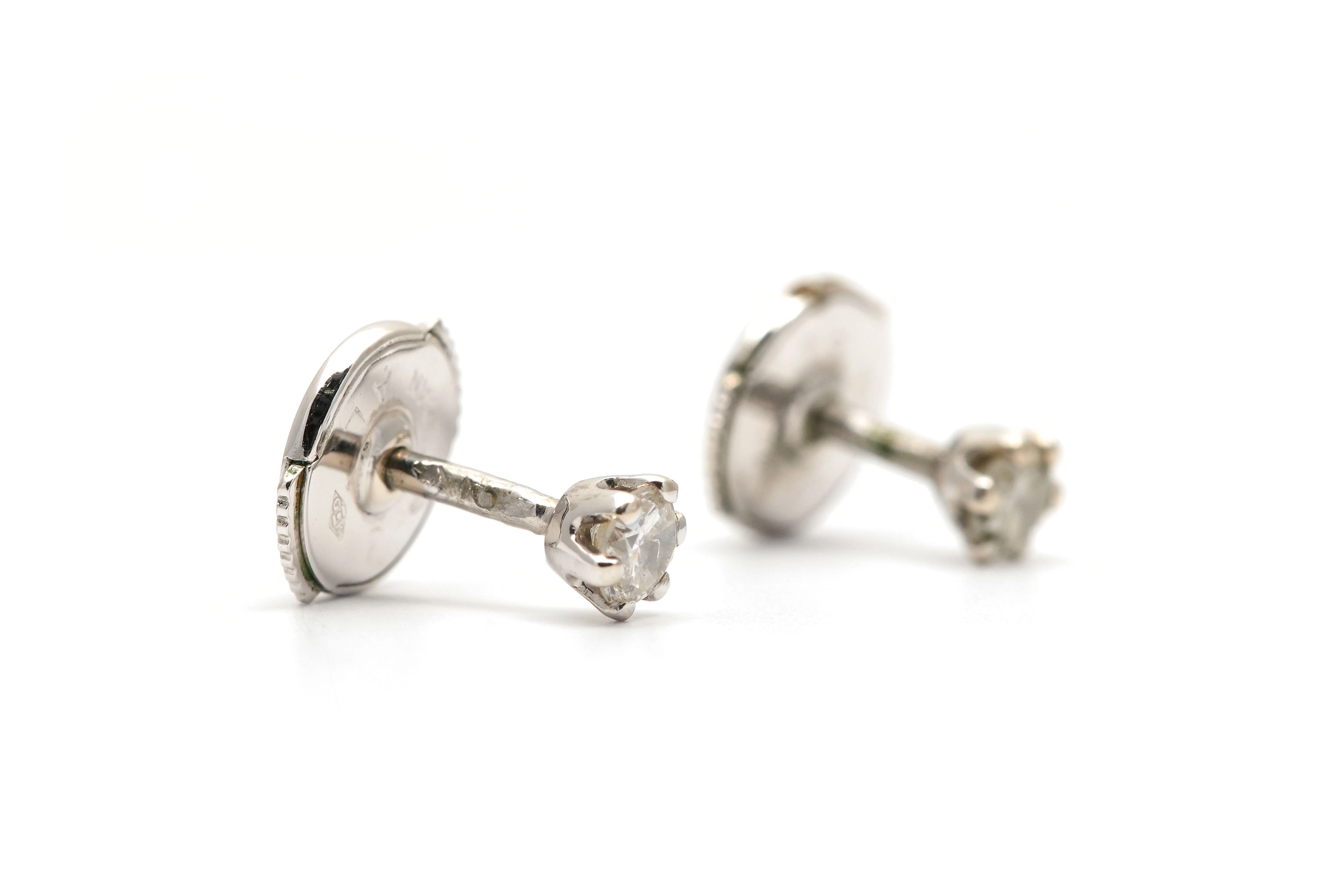 Boucles d'oreilles contemporaines en or blanc 18 carats serties de diamants "taille" brillant (+-0.20 ct) - - 6