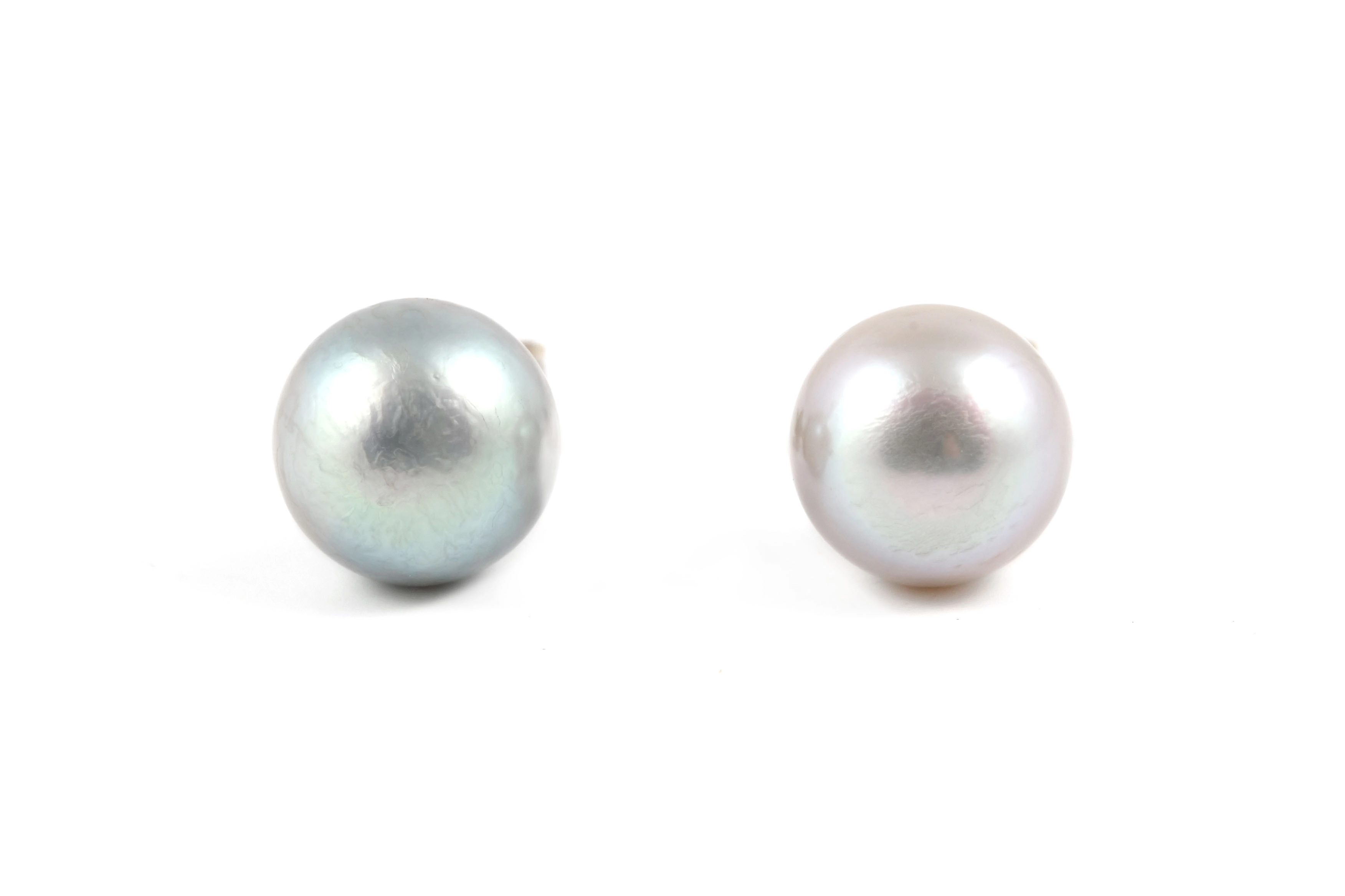 Boucles d'oreilles contemporaines en or blanc 14 carats serties de perles - - 1