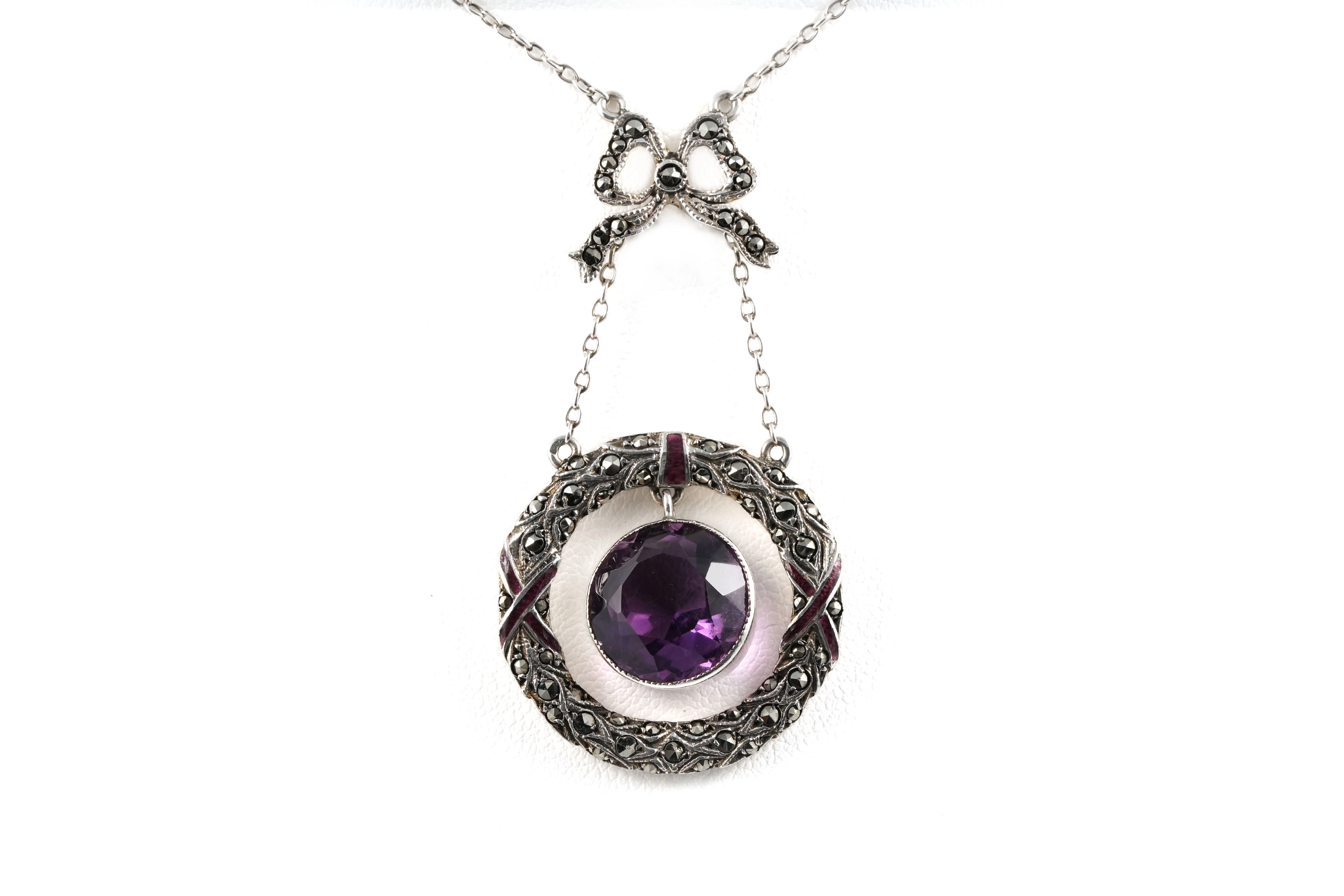 Collier Art Déco en argent 925 serti d'une améthyste, de marcassites et d'émail - - 1