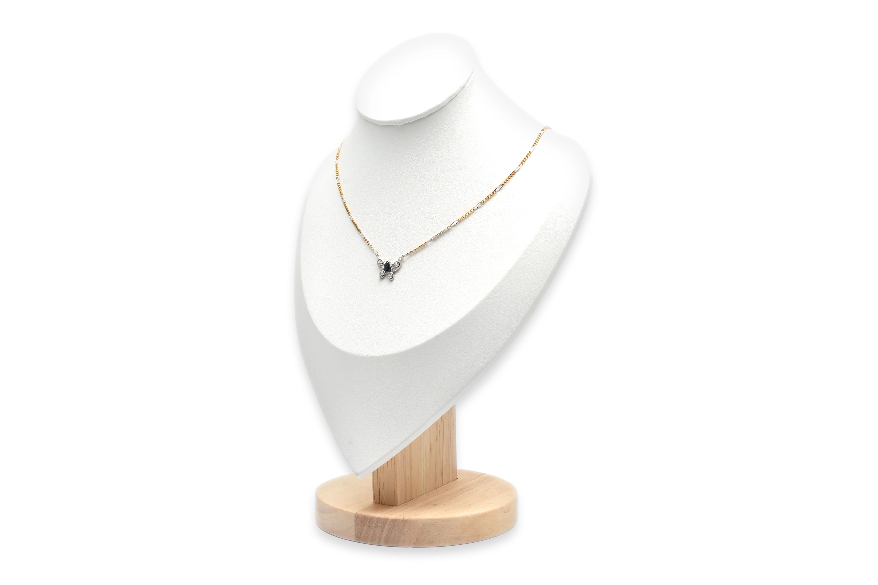 Collier contemporain en or jaune et blanc 18 carats serti d'un saphir et de diamants taille "brillant" (+-0.24 ct)