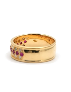 Bague contemporaine en or jaune 18 carats sertie de rubis et de diamants taille "brillant" (+-0.18 ct)