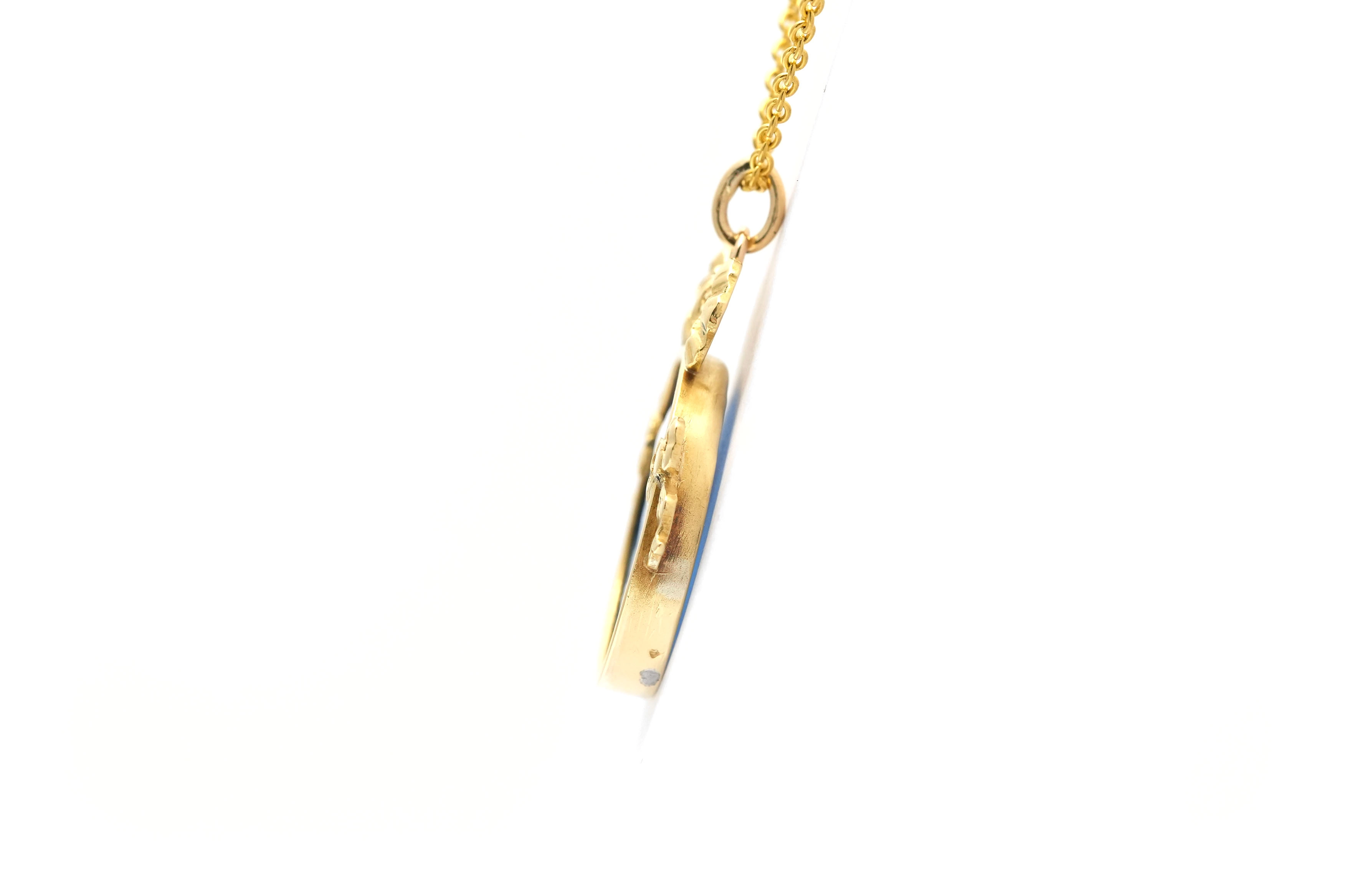 Pendentif Art Nouveau en or jaune 18 carats serti d'un camée en agate