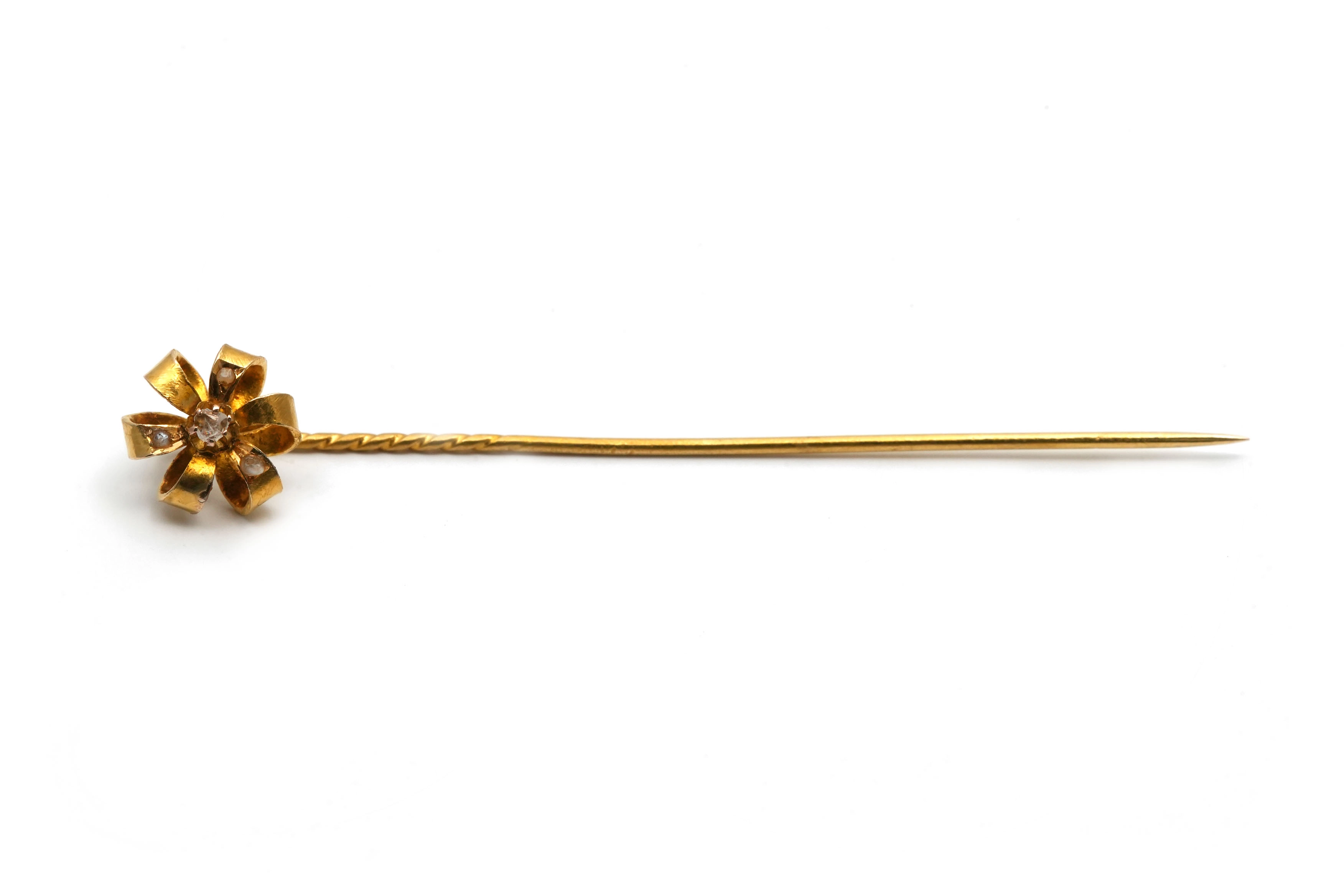 Pique à cravate Art Nouveau en or jaune 18 carats sertie de diamant taille "rose"