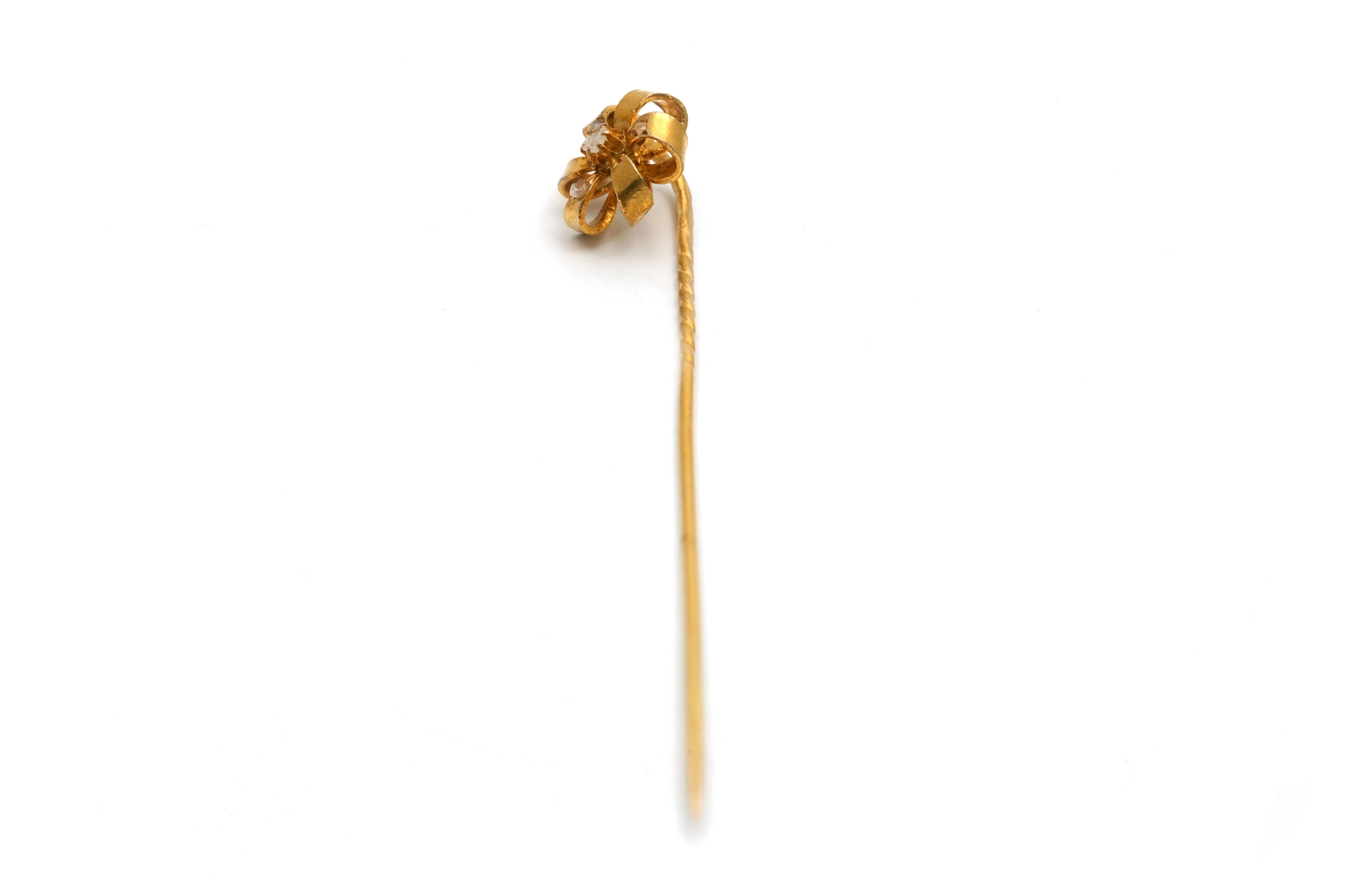 Pique à cravate Art Nouveau en or jaune 18 carats sertie de diamant taille "rose"