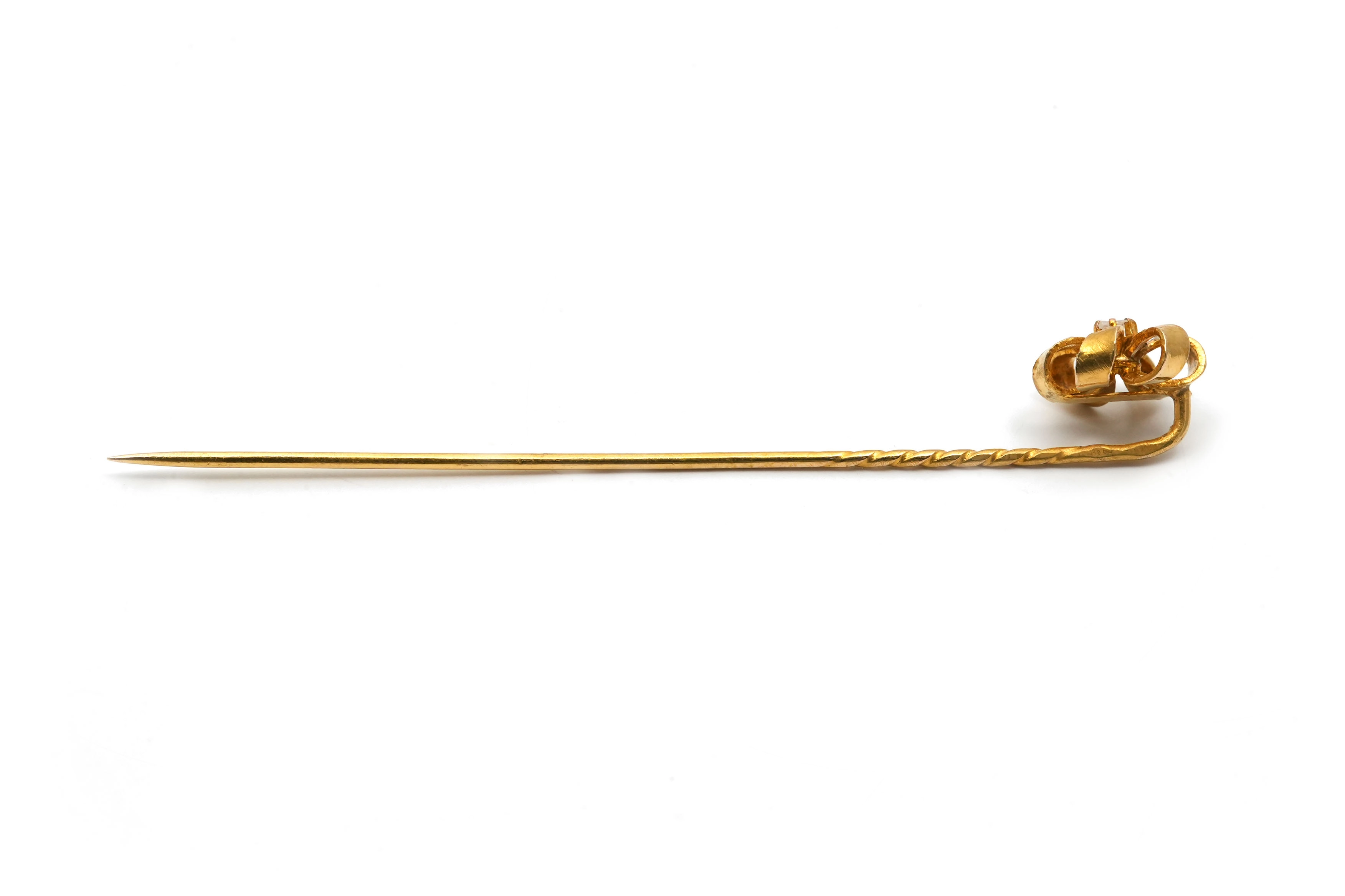 Pique à cravate Art Nouveau en or jaune 18 carats sertie de diamant taille "rose"