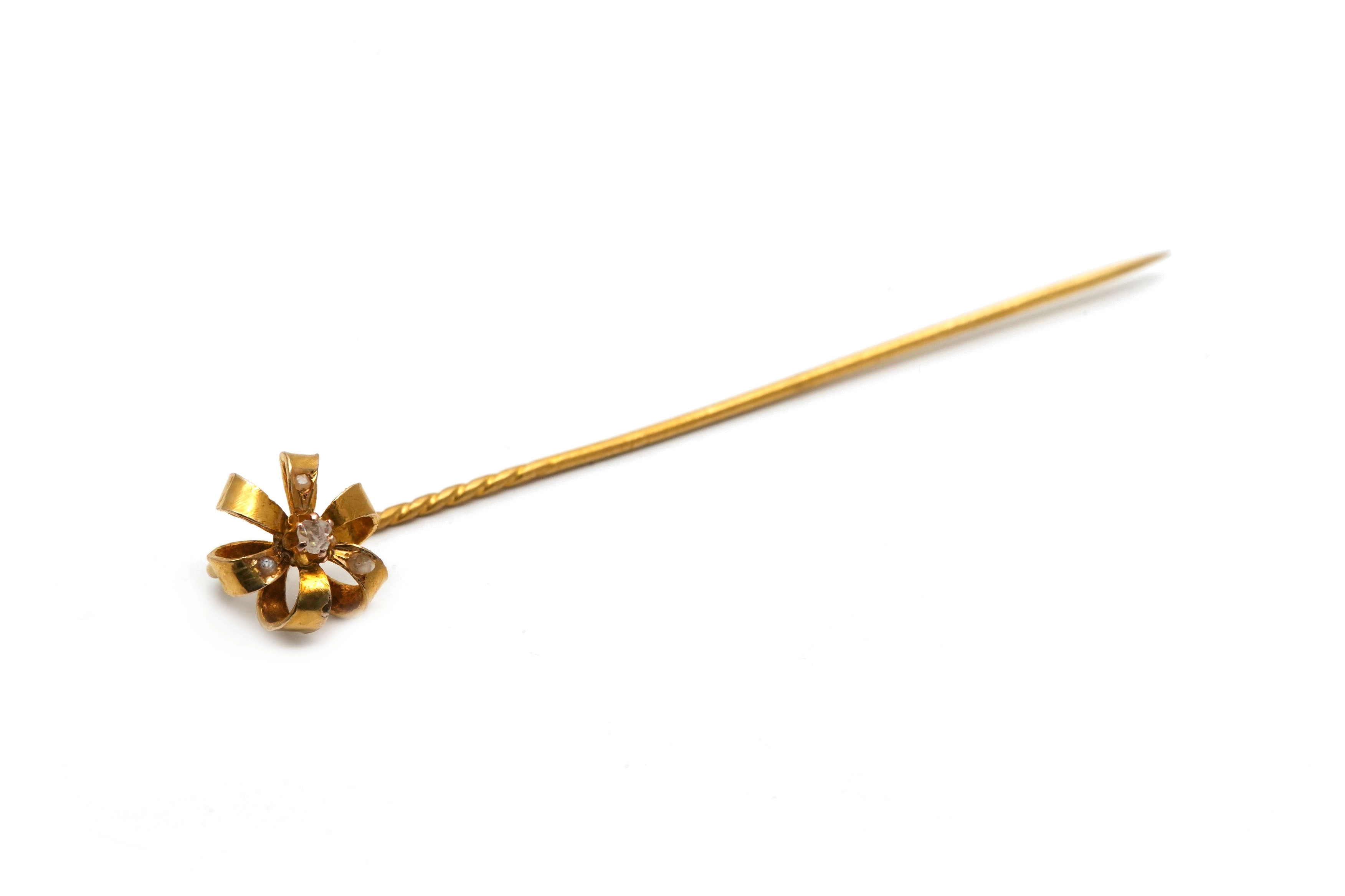 Pique à cravate Art Nouveau en or jaune 18 carats sertie de diamant taille "rose"