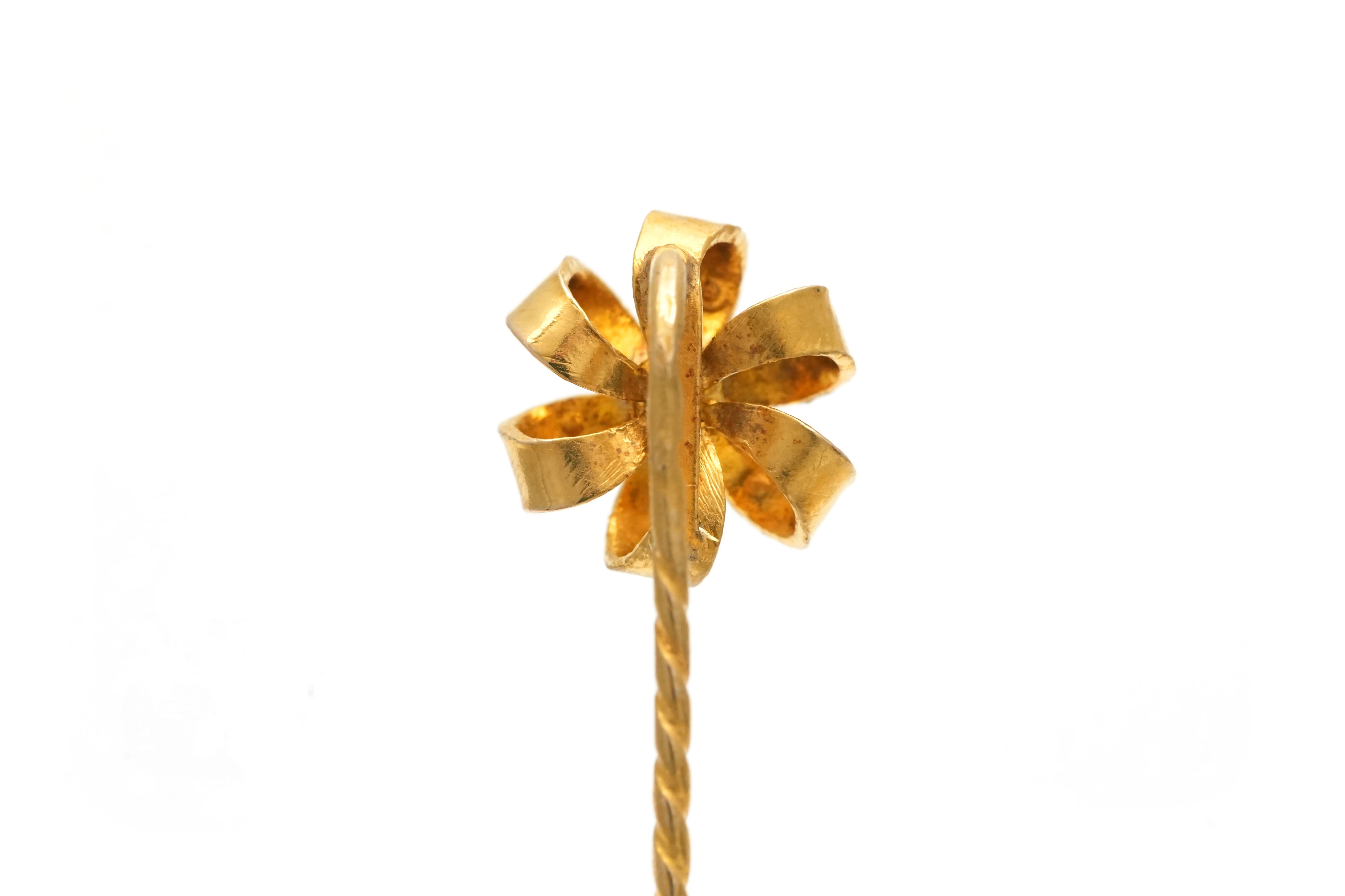 Pique à cravate Art Nouveau en or jaune 18 carats sertie de diamant taille "rose"