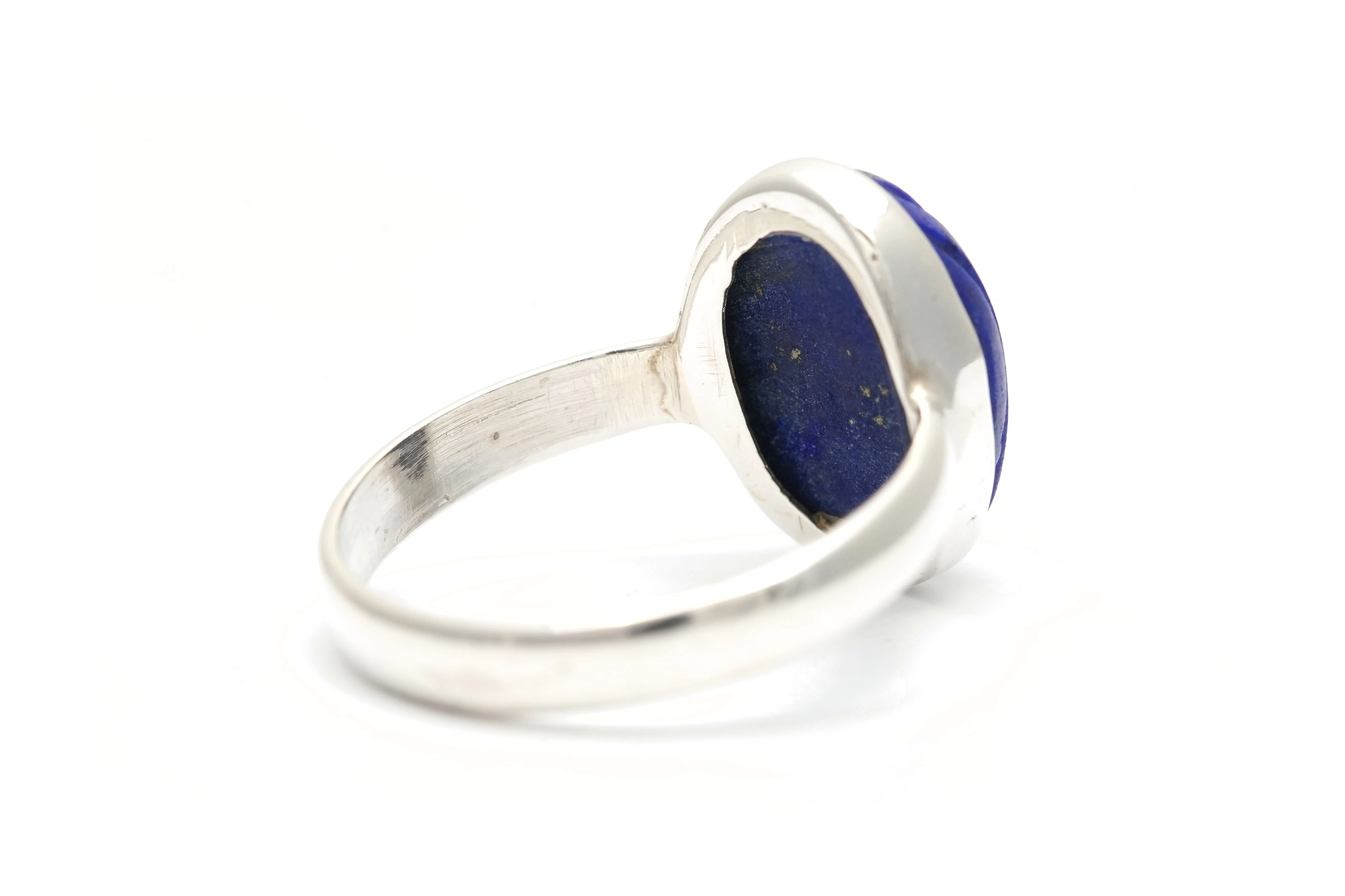 Bague contemporaine en argent 925 sertie d'une lapis lazuli