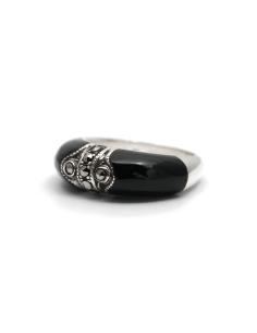 Bague contemporaine en argent 925 sertie d'onyx et de marcassites