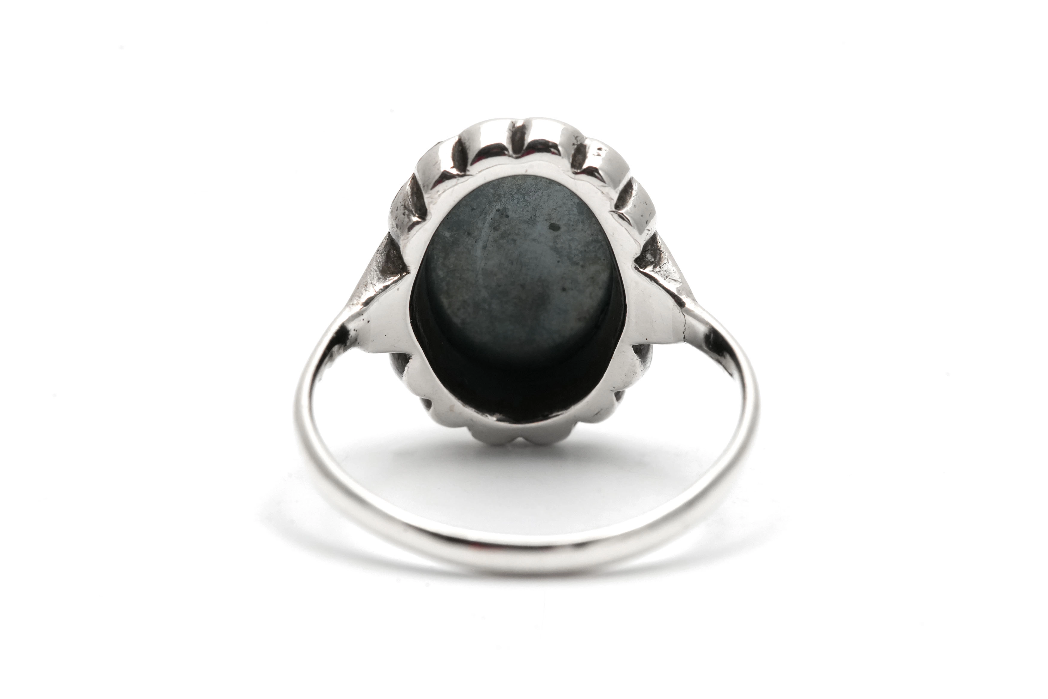 Bague Art Déco en argent sertie d'une hématite et de marcassites