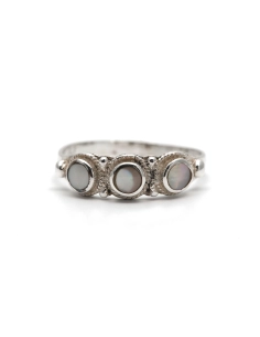 Bague contemporaine en argent 925 sertie de nacres