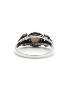 Bague contemporaine en argent 925 sertie d'une nacre