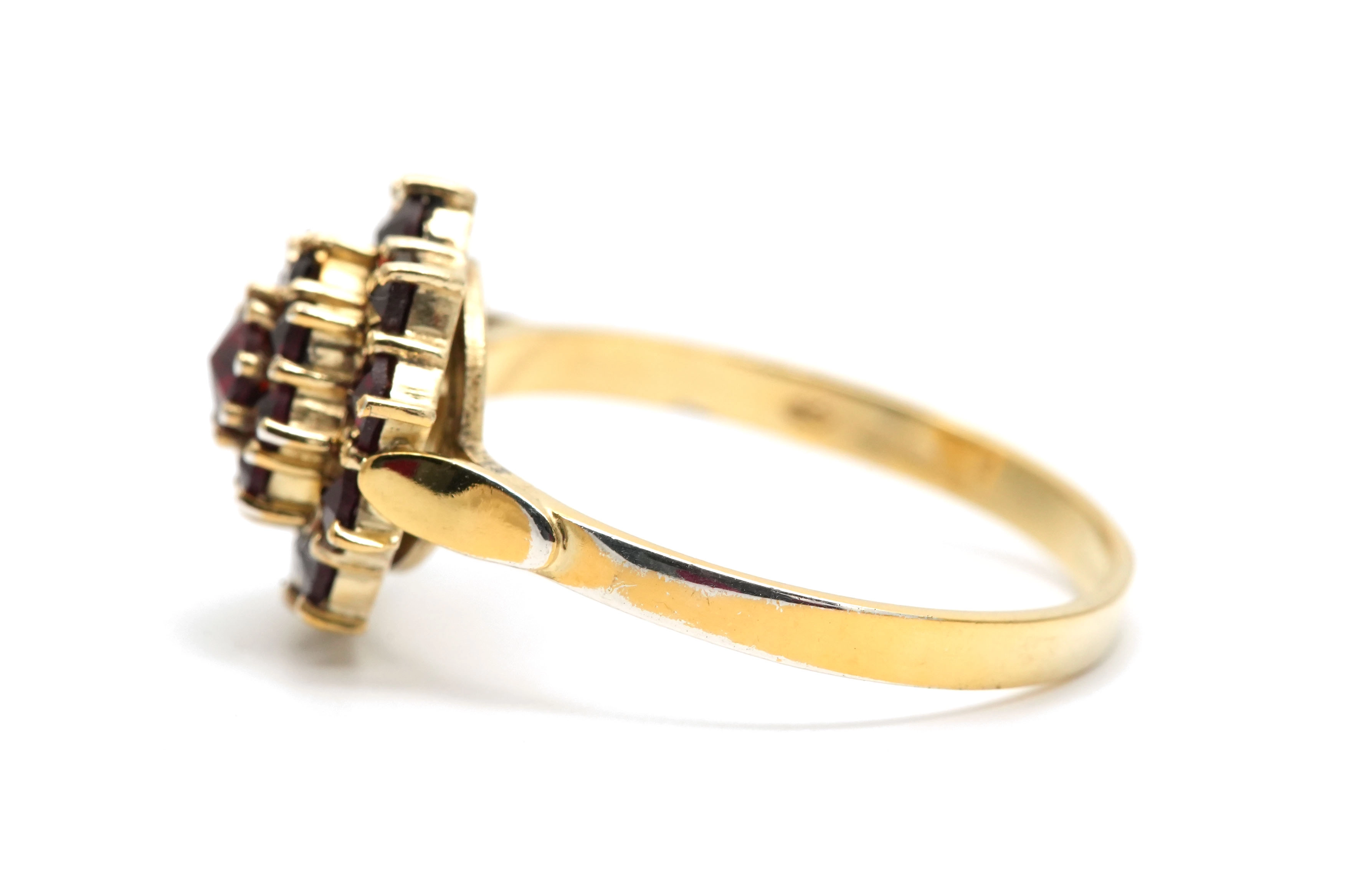 Bague Années 50 en argent 900 (vermeil) serties de grenats