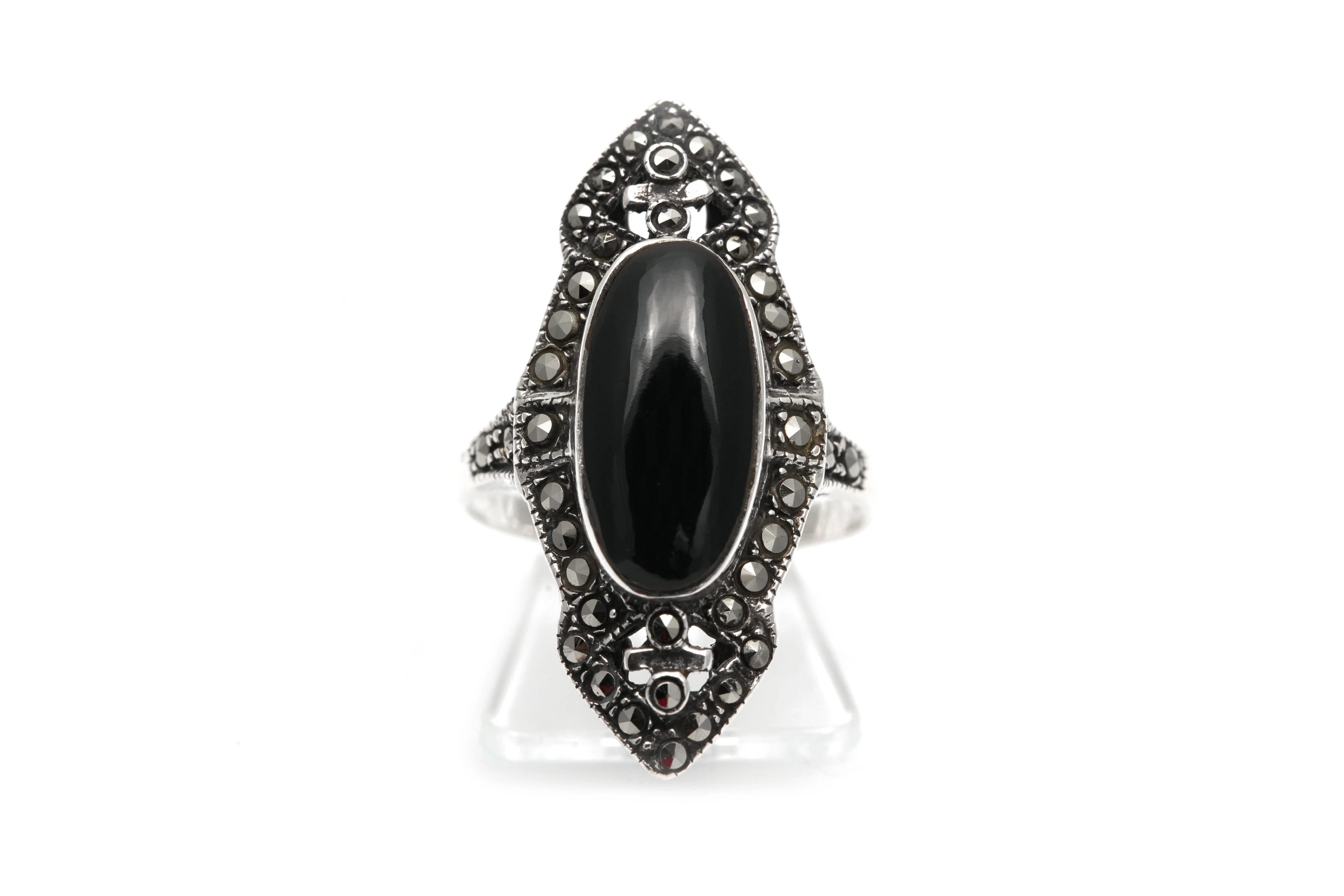 Bague Art Déco en argent 925 sertie d'une onyx et de marcassites