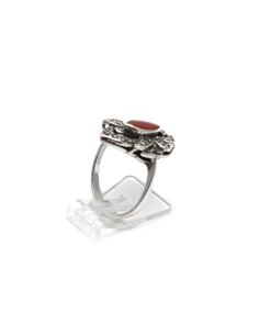 Bague contemporaine en argent 925 sertie d'une cornaline et de marcassites