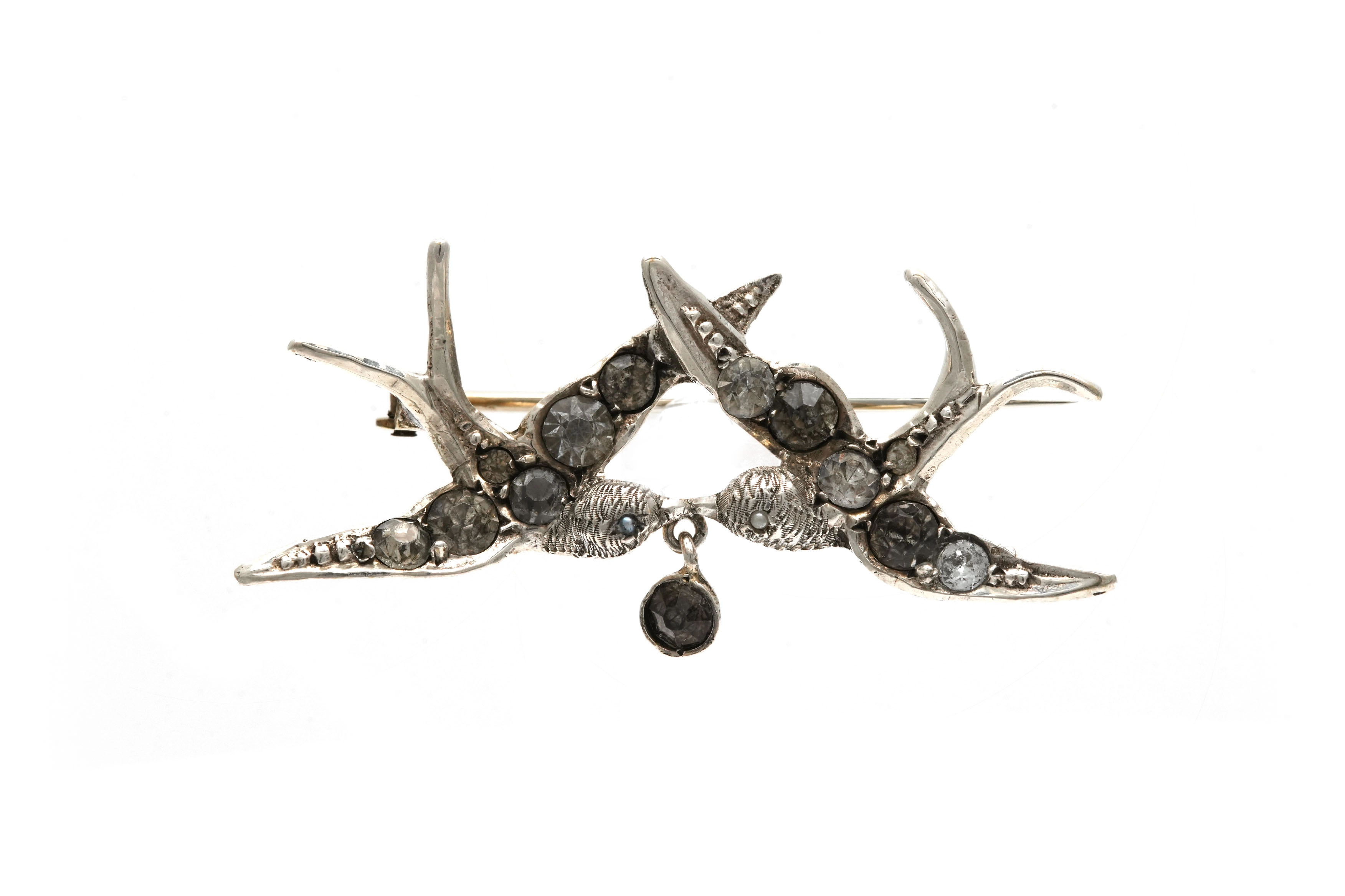 Broche Art Nouveau en argent 800 sertie de strass