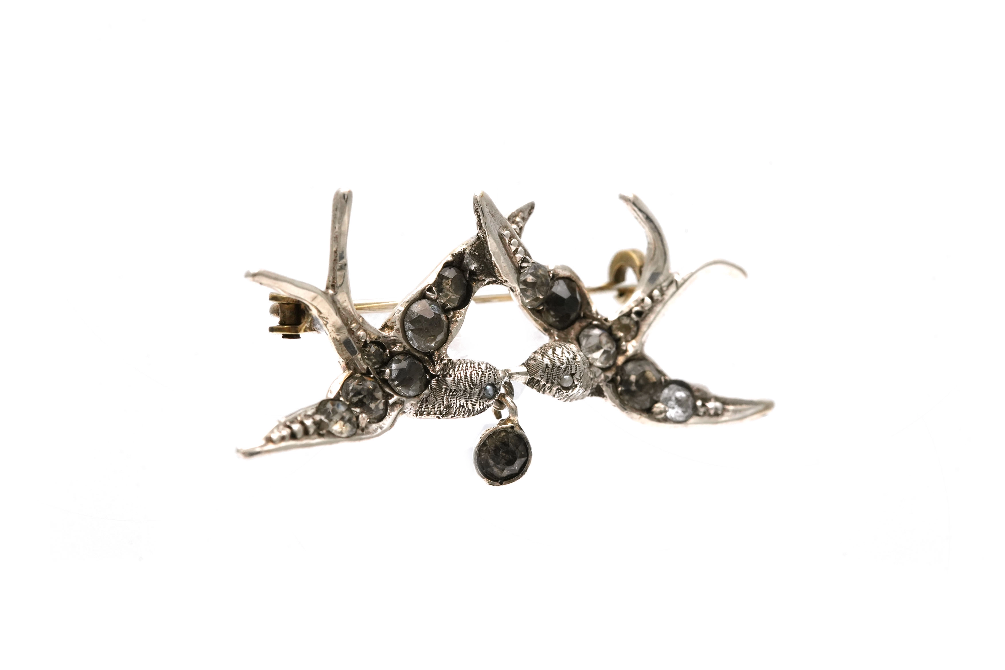 Broche Art Nouveau en argent 800 sertie de strass
