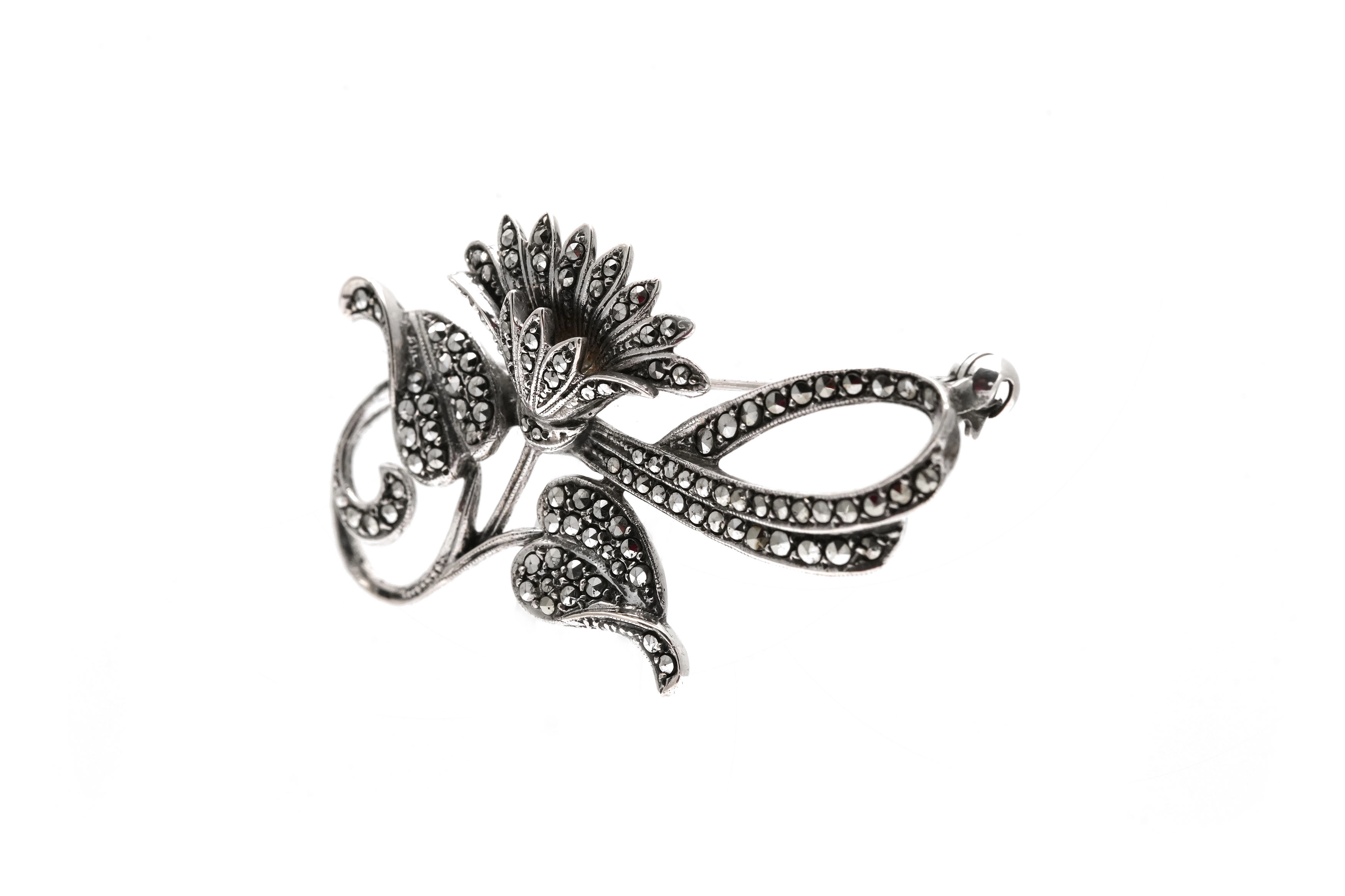 Broche Art Déco en argent 835 sertie de marcassites