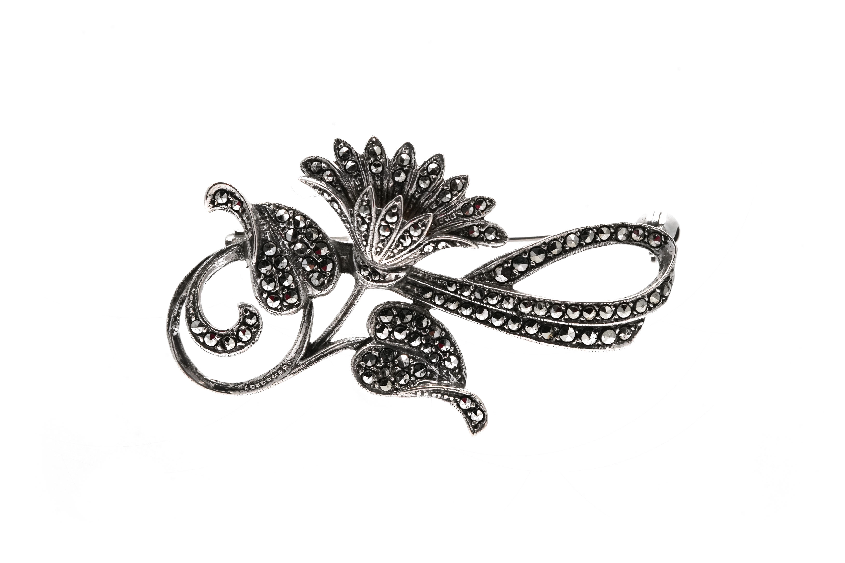 Broche Art Déco en argent 835 sertie de marcassites