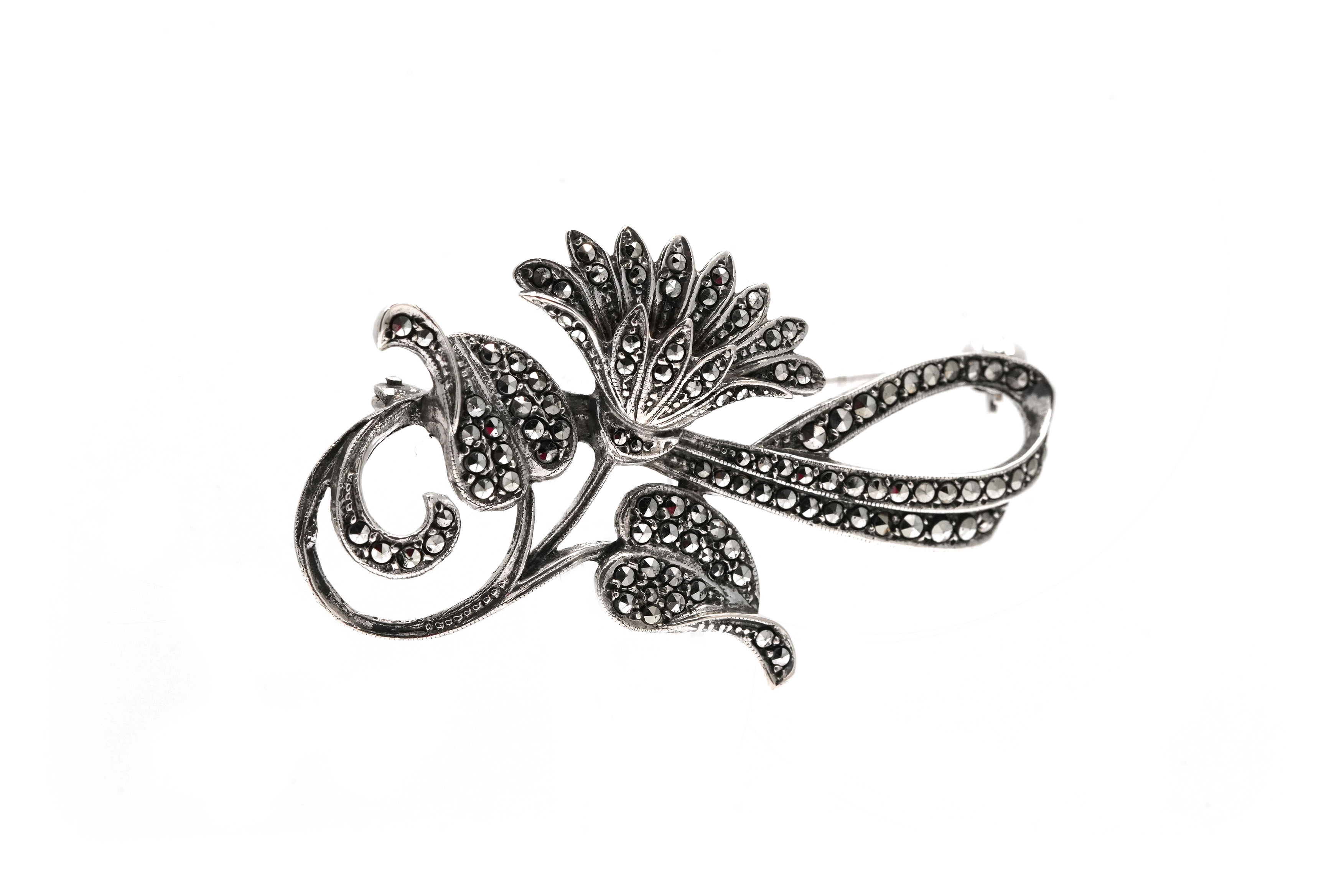 Broche Art Déco en argent 835 sertie de marcassites