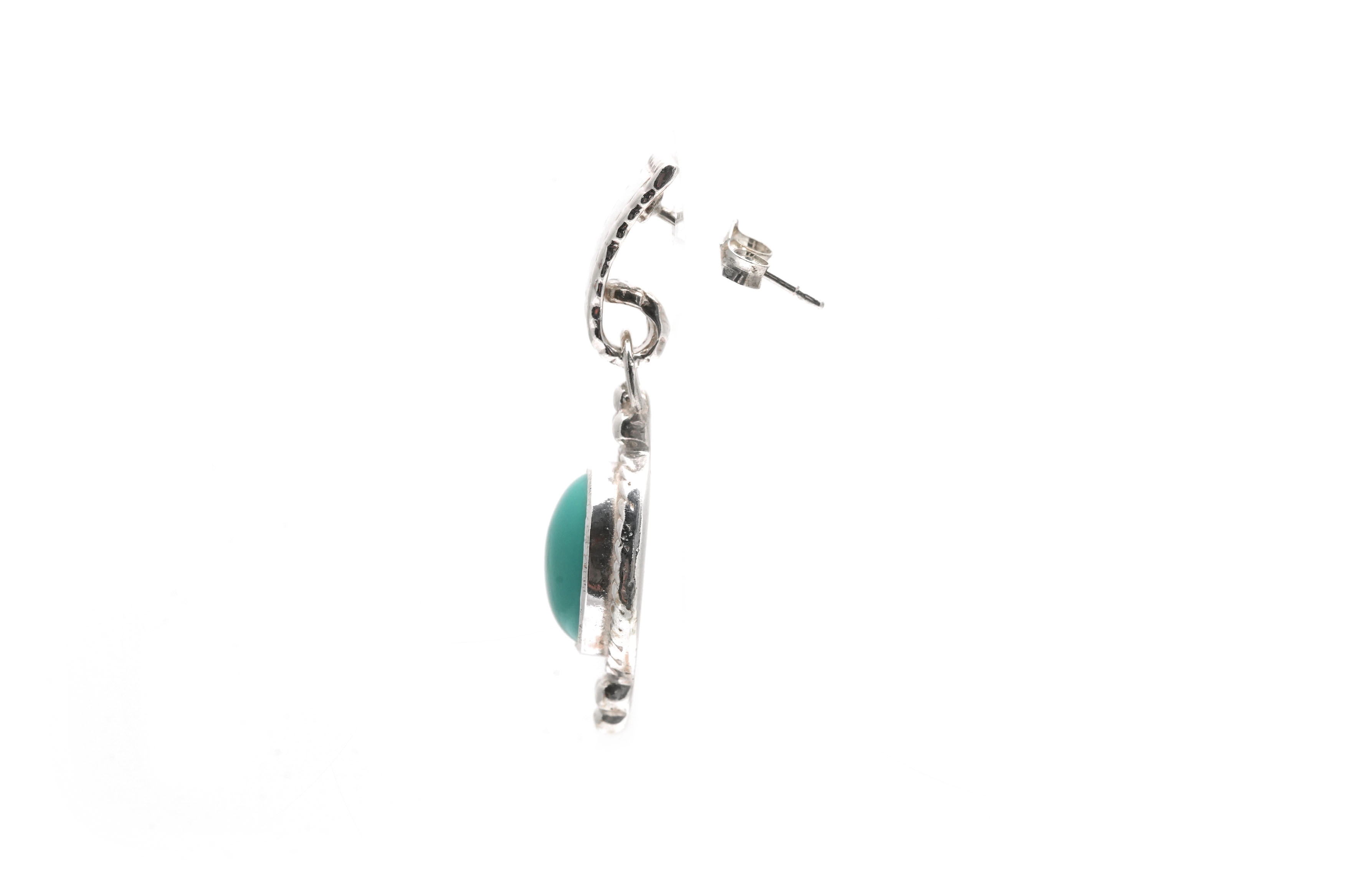 Boucles d'oreilles contemporaines en argent 925 serties de turquoises