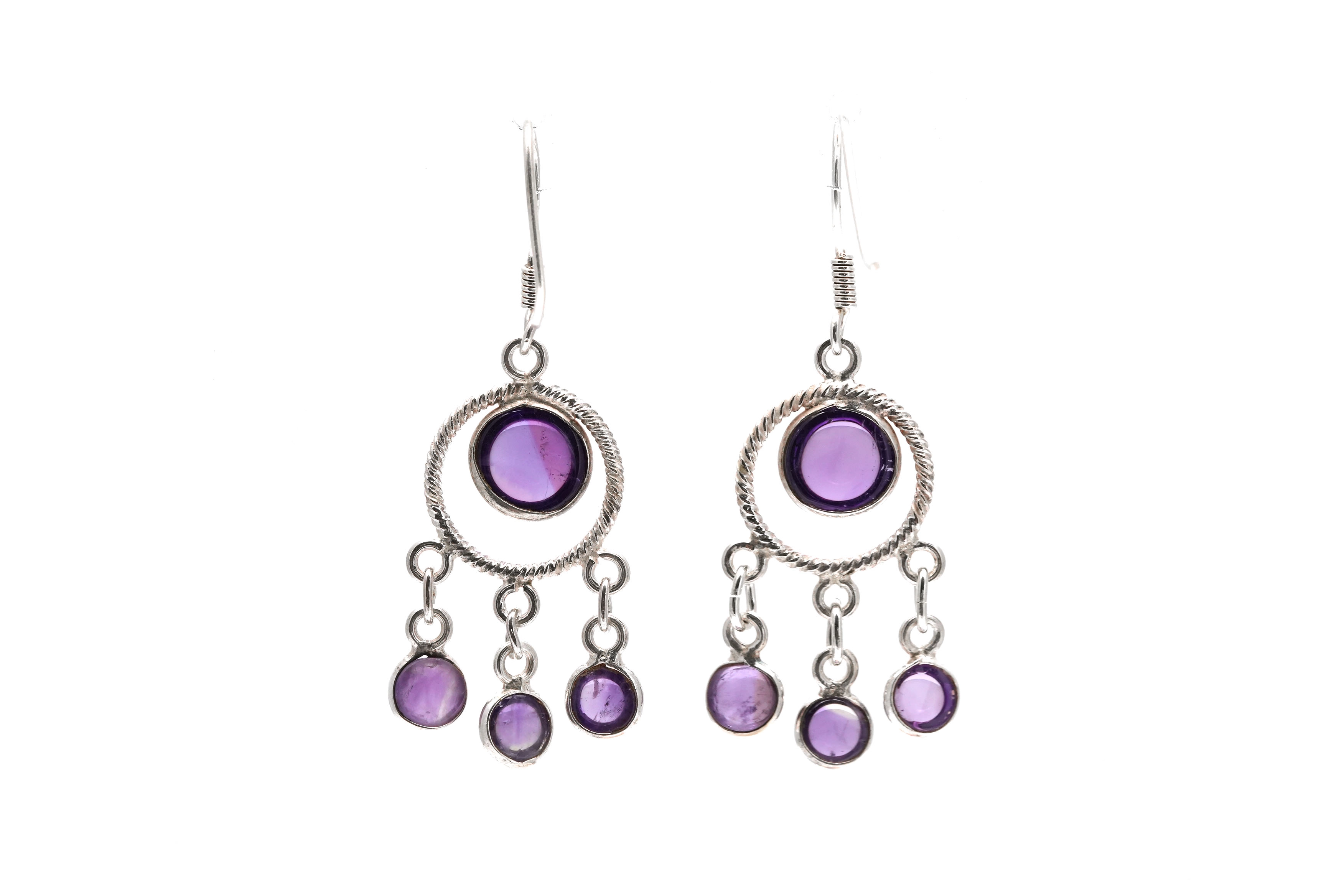 Boucles d'oreilles contemporaines en argent 925 serties d'améthystes