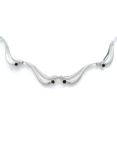 Collier contemporain en argent serti de strass