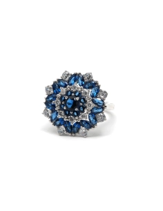 Bague contemporaine en argent 925 sertie de zirconiums