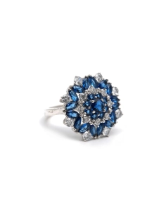 Bague contemporaine en argent 925 sertie de zirconiums